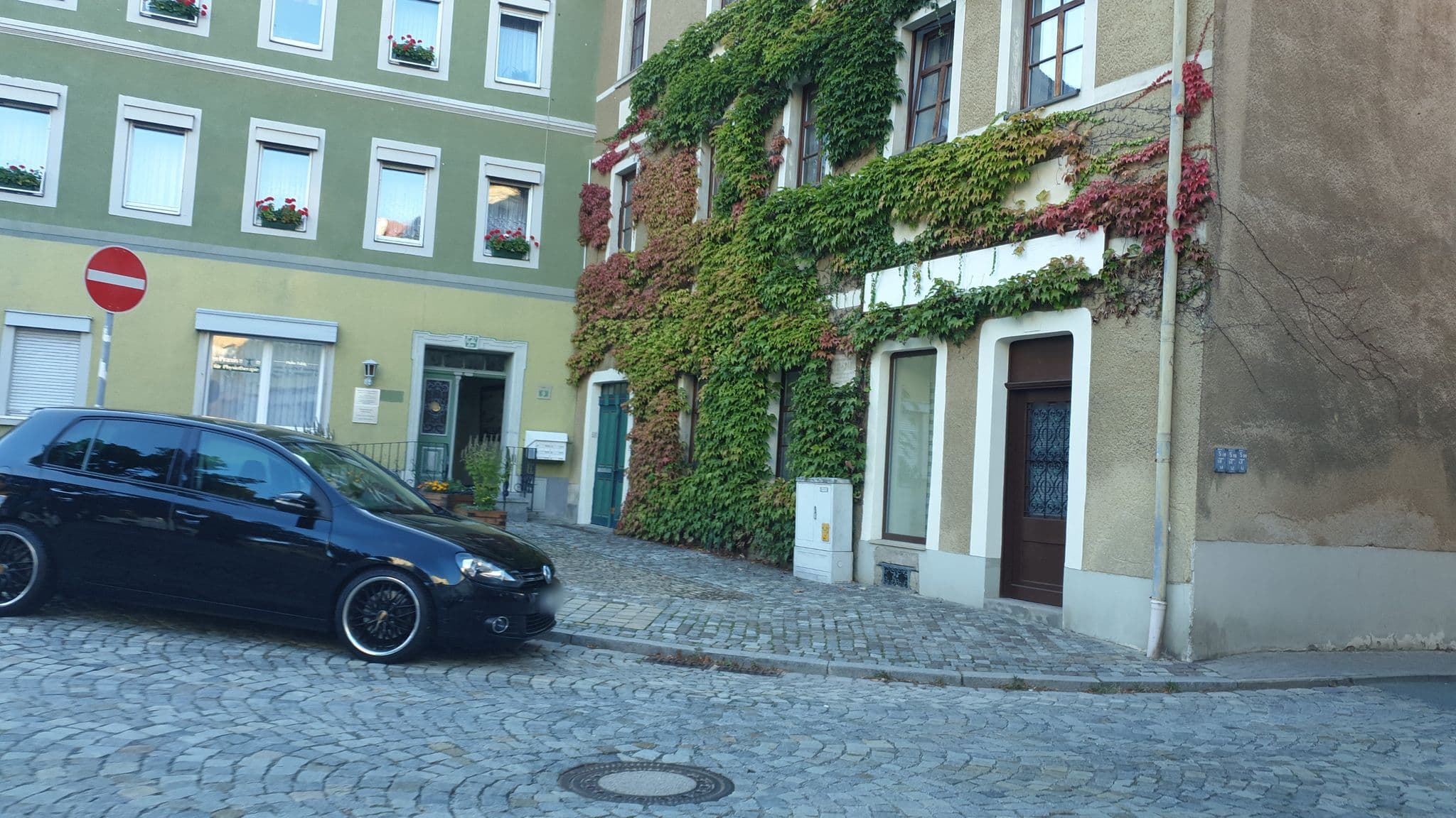 Street view near Hotel Mohrenbrunnen, Eisenberg — © canislupus (CC BY-SA · Mapillary)