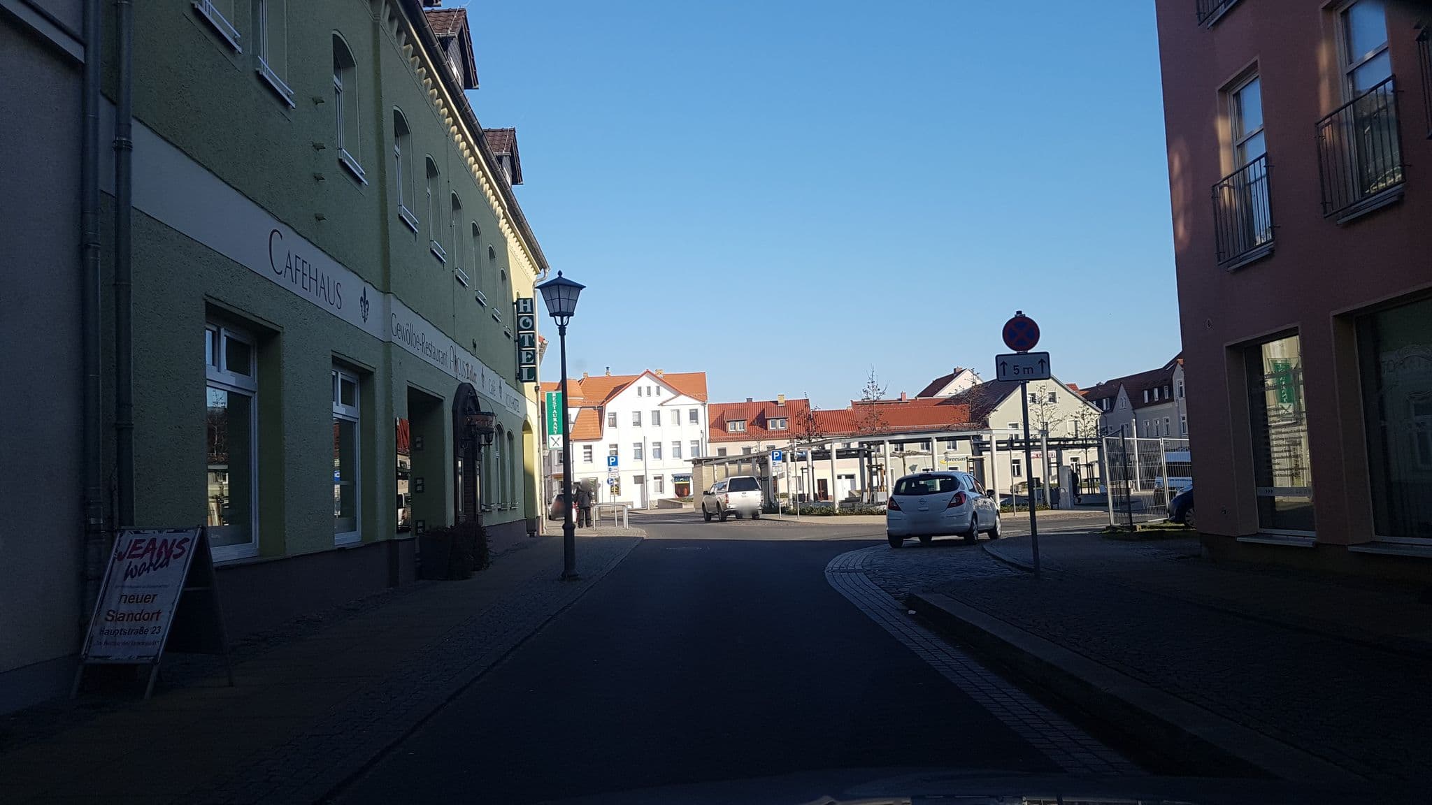 Street view near Hotel u. Café Arcus, Elsterwerda — © dsmm (CC BY-SA · Mapillary)