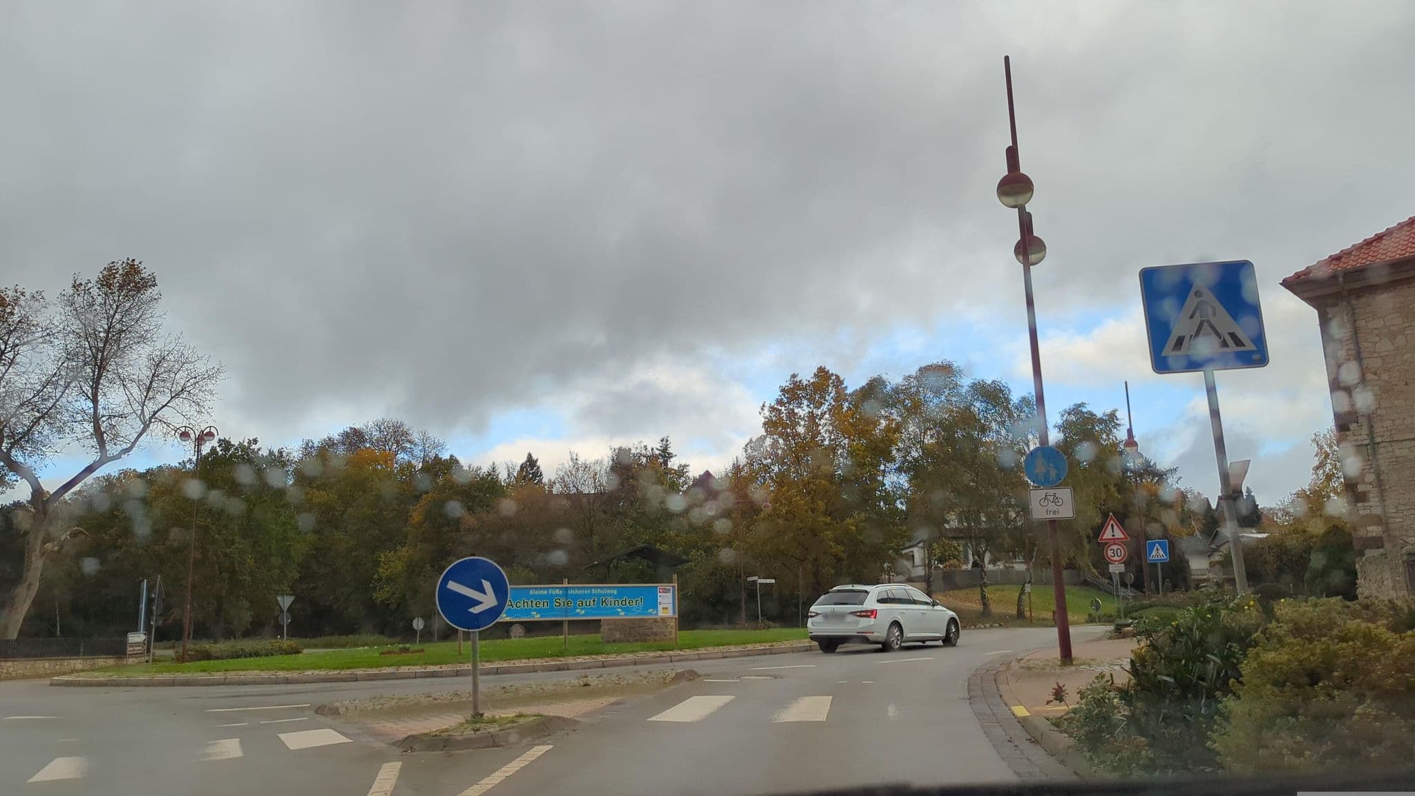 Street view near Cappuccino Hotel & Restaurant, Elze — © hotteliene (CC BY-SA · Mapillary)