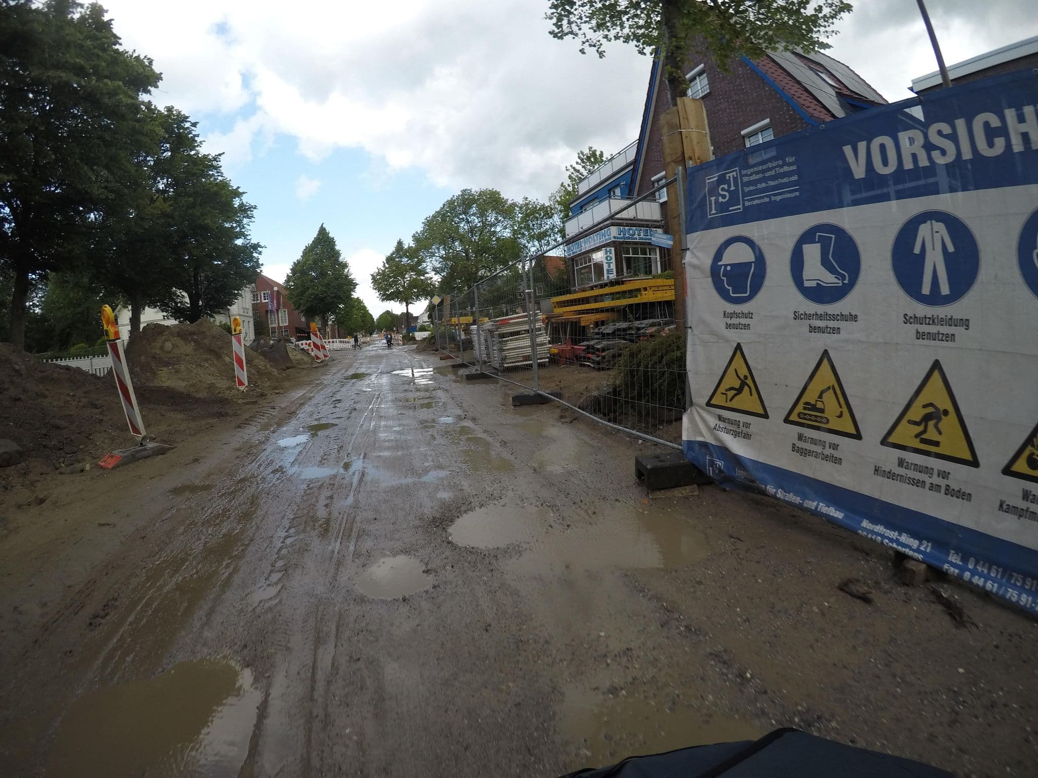 Street view near Hotel garni Nolting, Esens — © mfa (CC BY-SA · Mapillary)