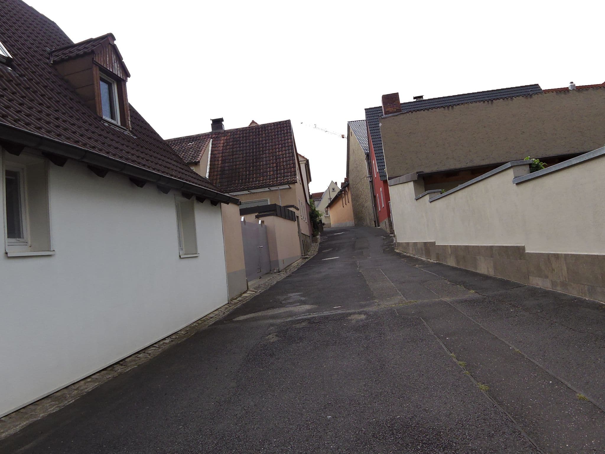 Street view near Gästehaus Engelgarten, Estenfeld — © zoegglmeyr (CC BY-SA · Mapillary)
