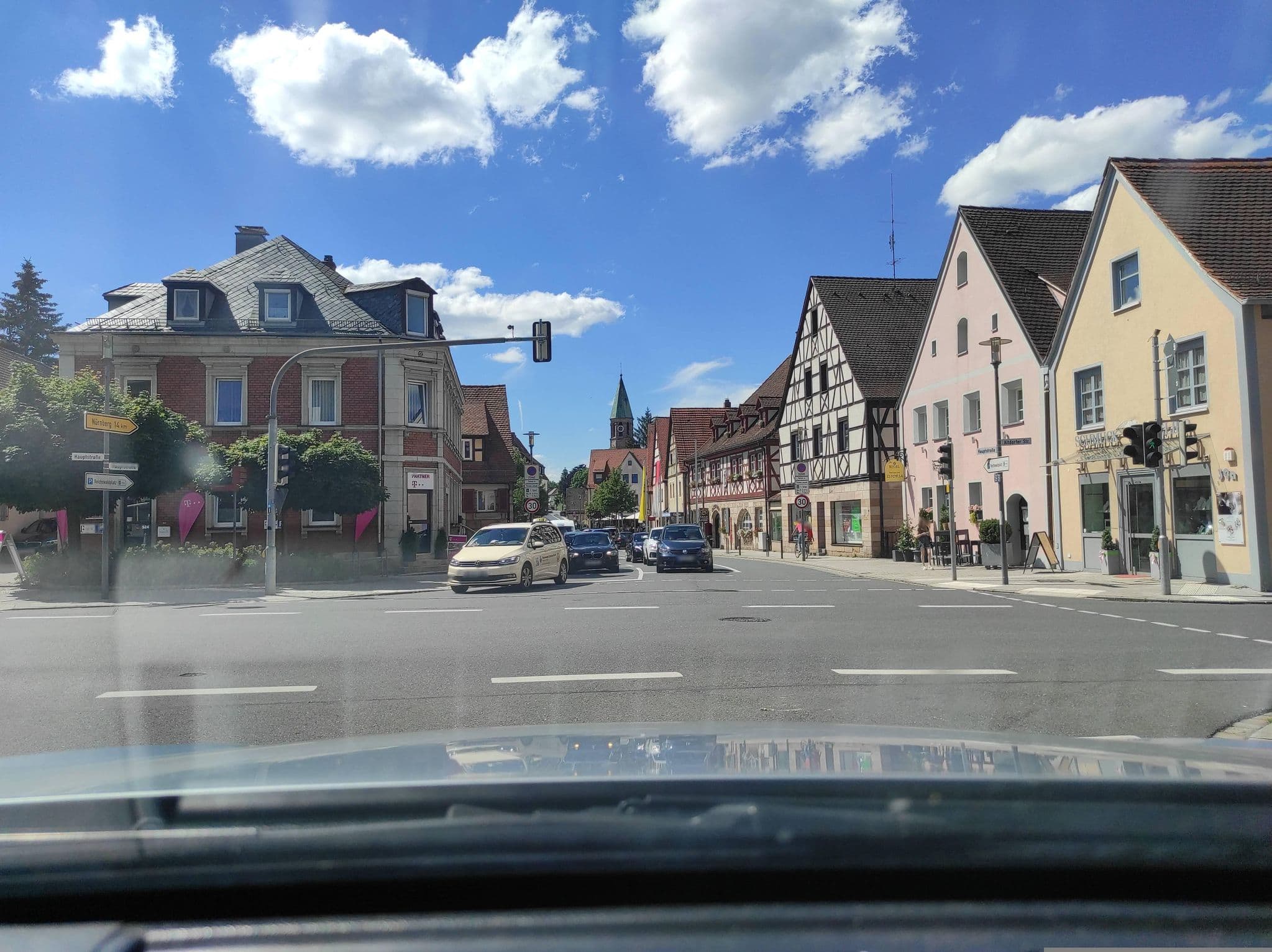Street view near Hotel Bernet Inh. Sophia Lisson, Feucht — © HAmapi (CC BY-SA · Mapillary)