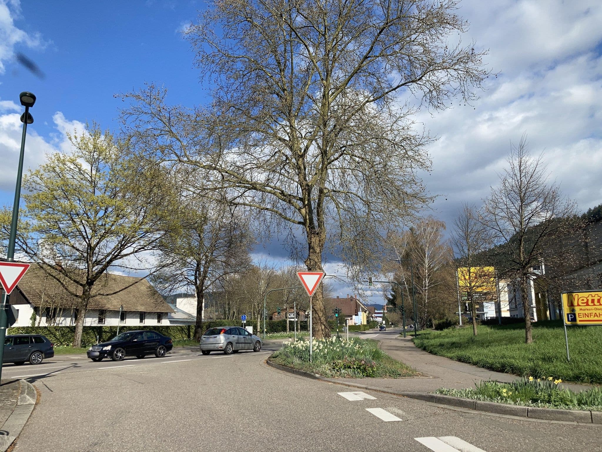 Street view near Hotel-Restaurant Ochsen, Haslach im Kinzigtal — © tasmaniadevil (CC BY-SA · Mapillary)