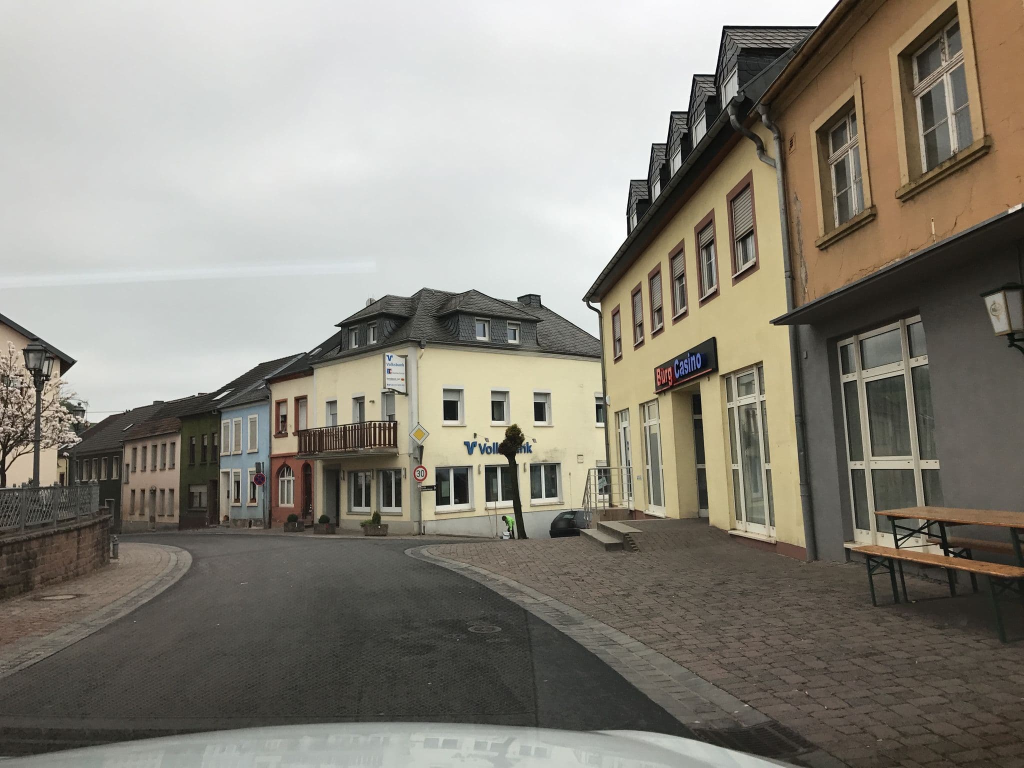 Street view near Hotel Zum König Johann, Freudenburg — © derzornigemarkus (CC BY-SA · Mapillary)