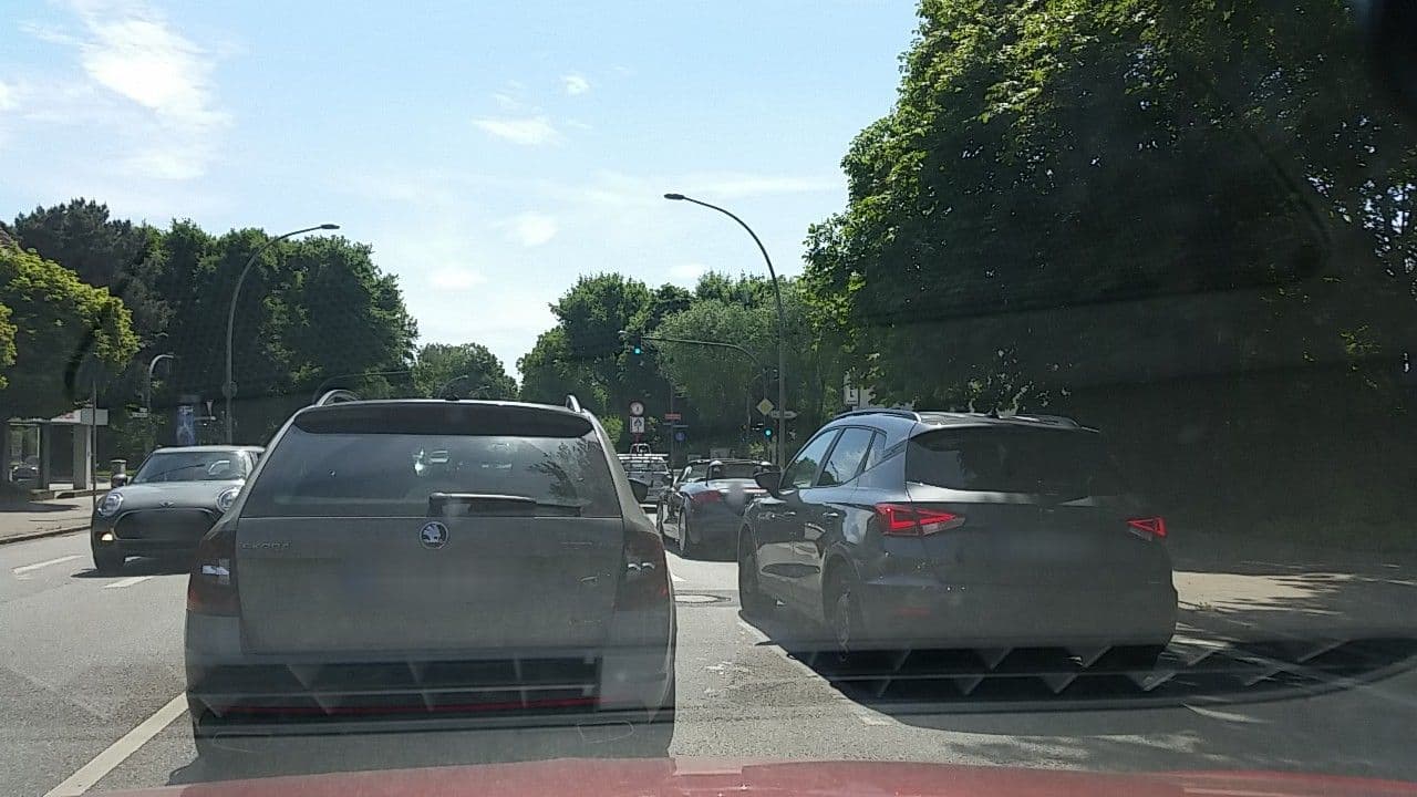 Street view near Kocks Hotel Hamburg Airport, Fuhlsbüttel — © tian (CC BY-SA · Mapillary)