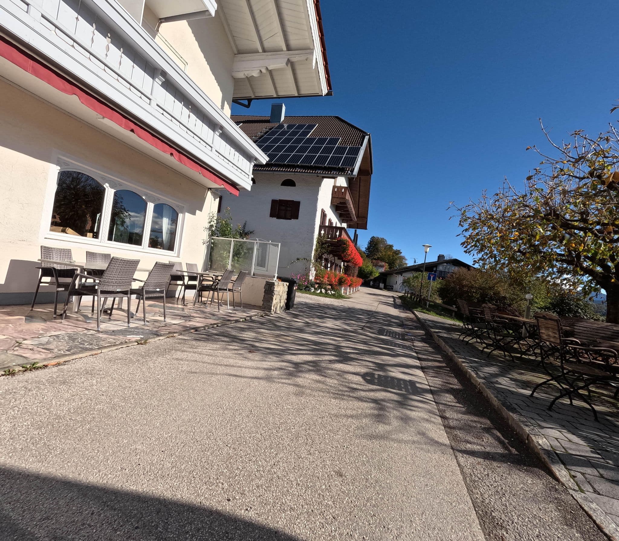 Street view near Hotel Garni Alpenblick, Vachendorf — © natebus (CC BY-SA · Mapillary)
