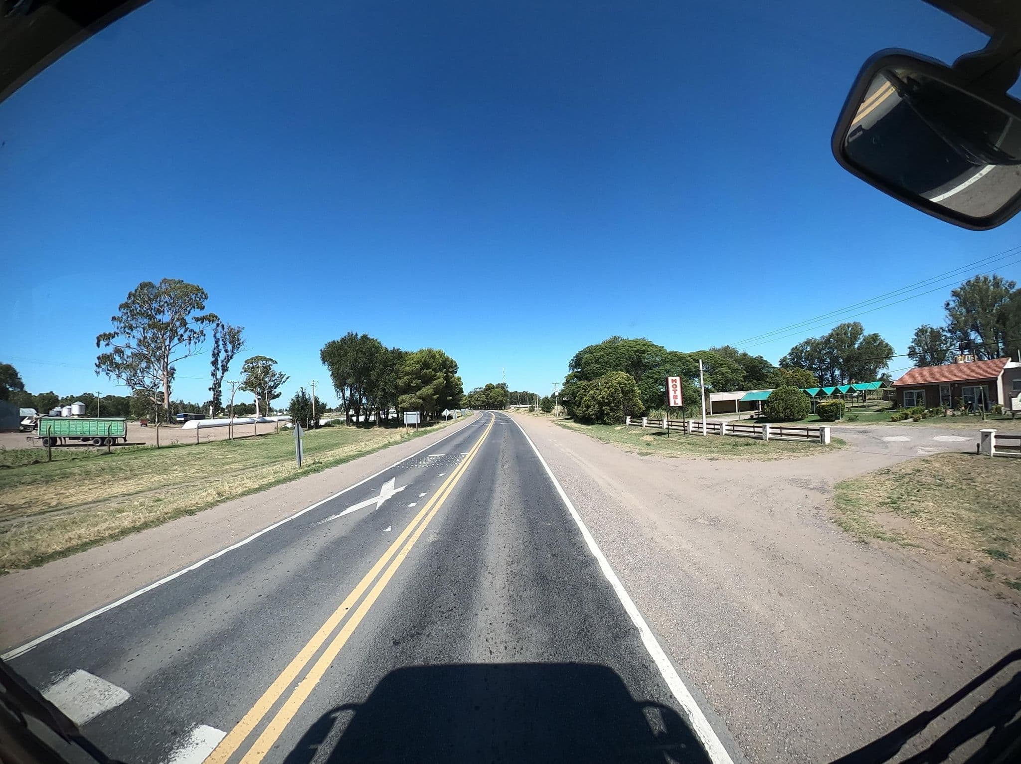 Street view near Mon Robe, Catriló — © santamariense (CC BY-SA · Mapillary)