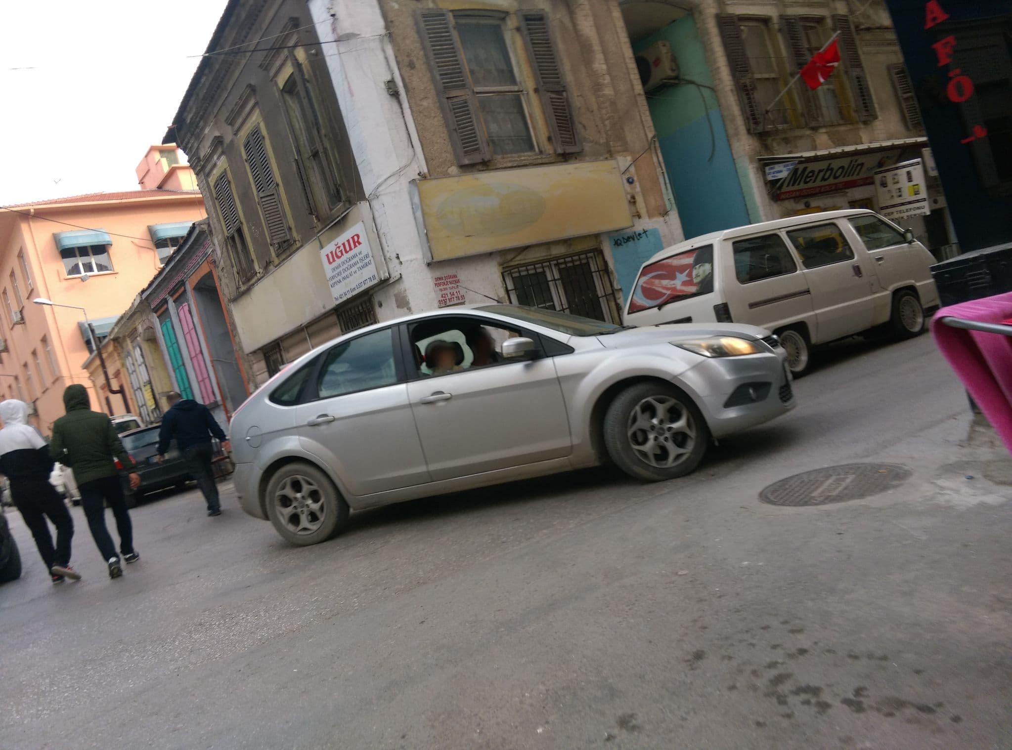 Street view near Shantihome Hostel İzmir, İzmir — © bebs (CC BY-SA · Mapillary)