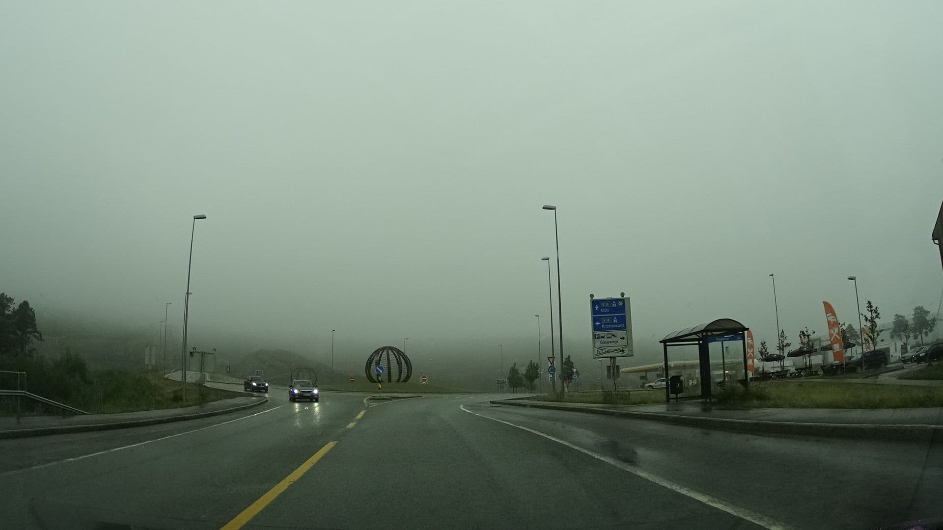 Street view near Vertikalen Hotell og Spiseri, Lillesand — © kino (CC BY-SA · Mapillary)