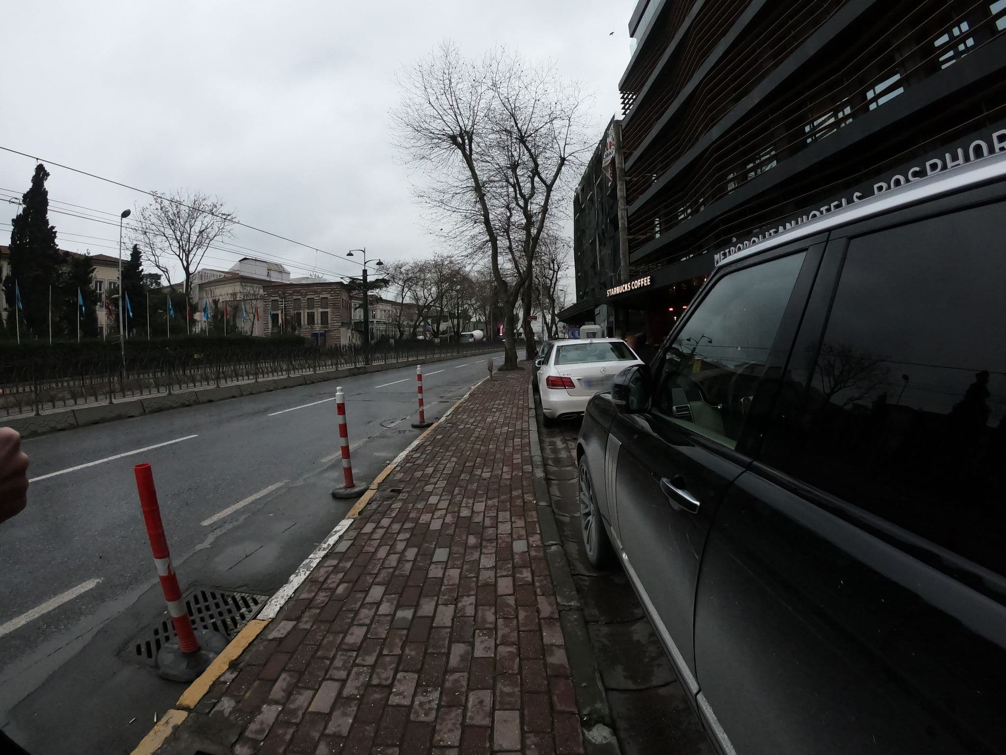 Street view near Metropolitan Hotels Bosphorus, Eminönü — © chrisbeddow (CC BY-SA · Mapillary)