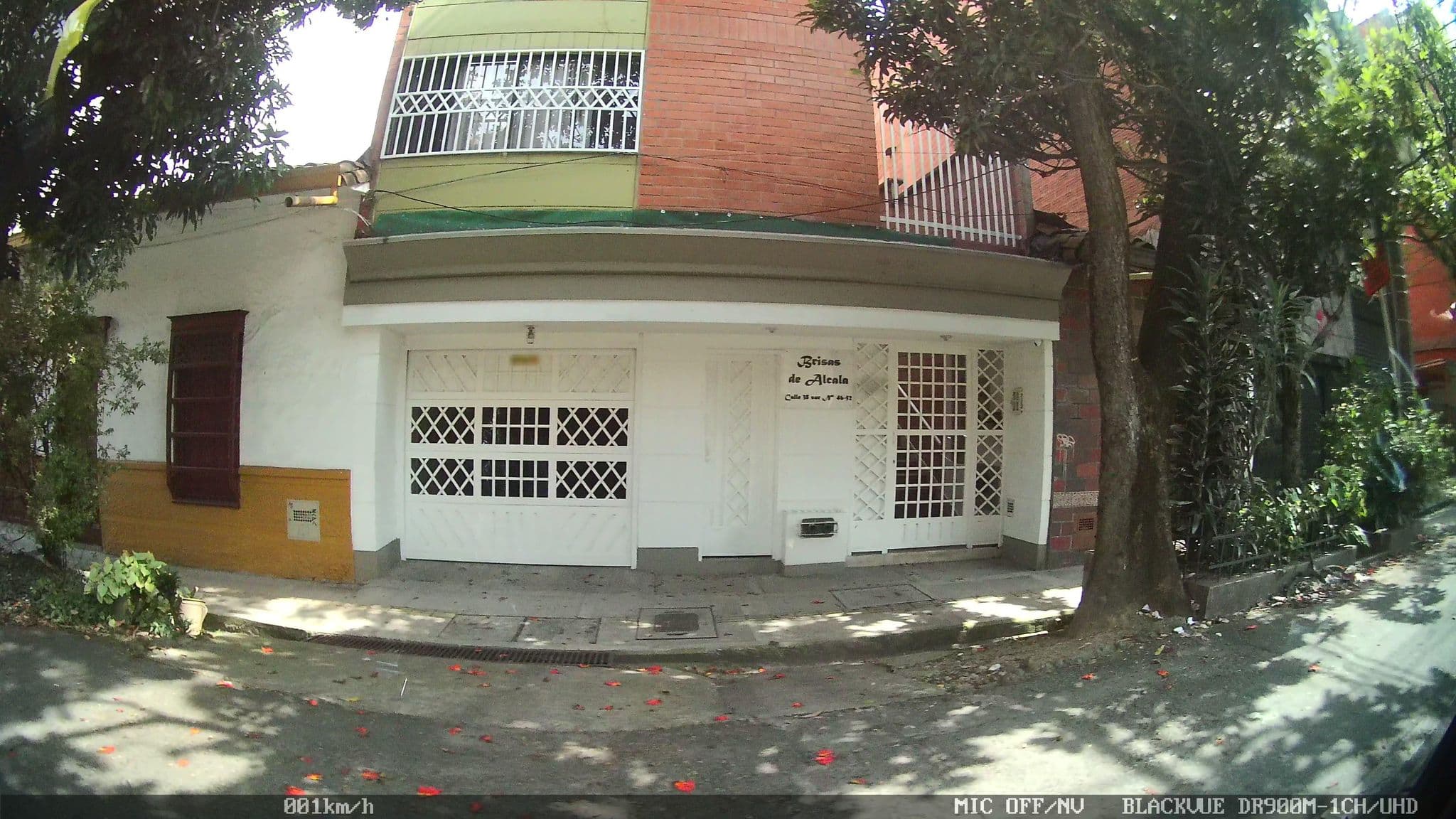 Street view near Arame Hotel Envigado, Envigado — © kaart_4 (CC BY-SA · Mapillary)