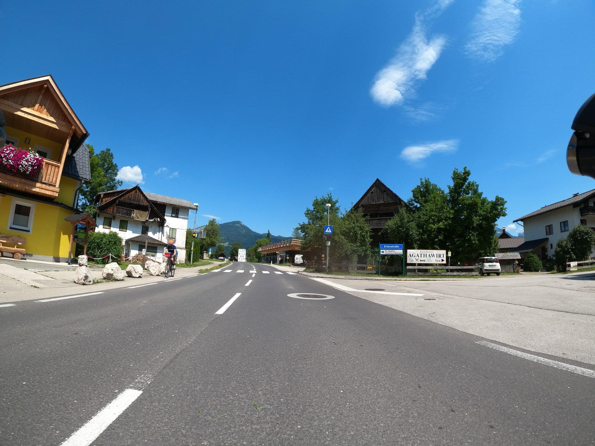 Street view near Ferienwohnungen Arikogel - Bad Goisern am Hallstättersee, Bad Goisern — © Langfahrer (CC BY-SA · Mapillary)