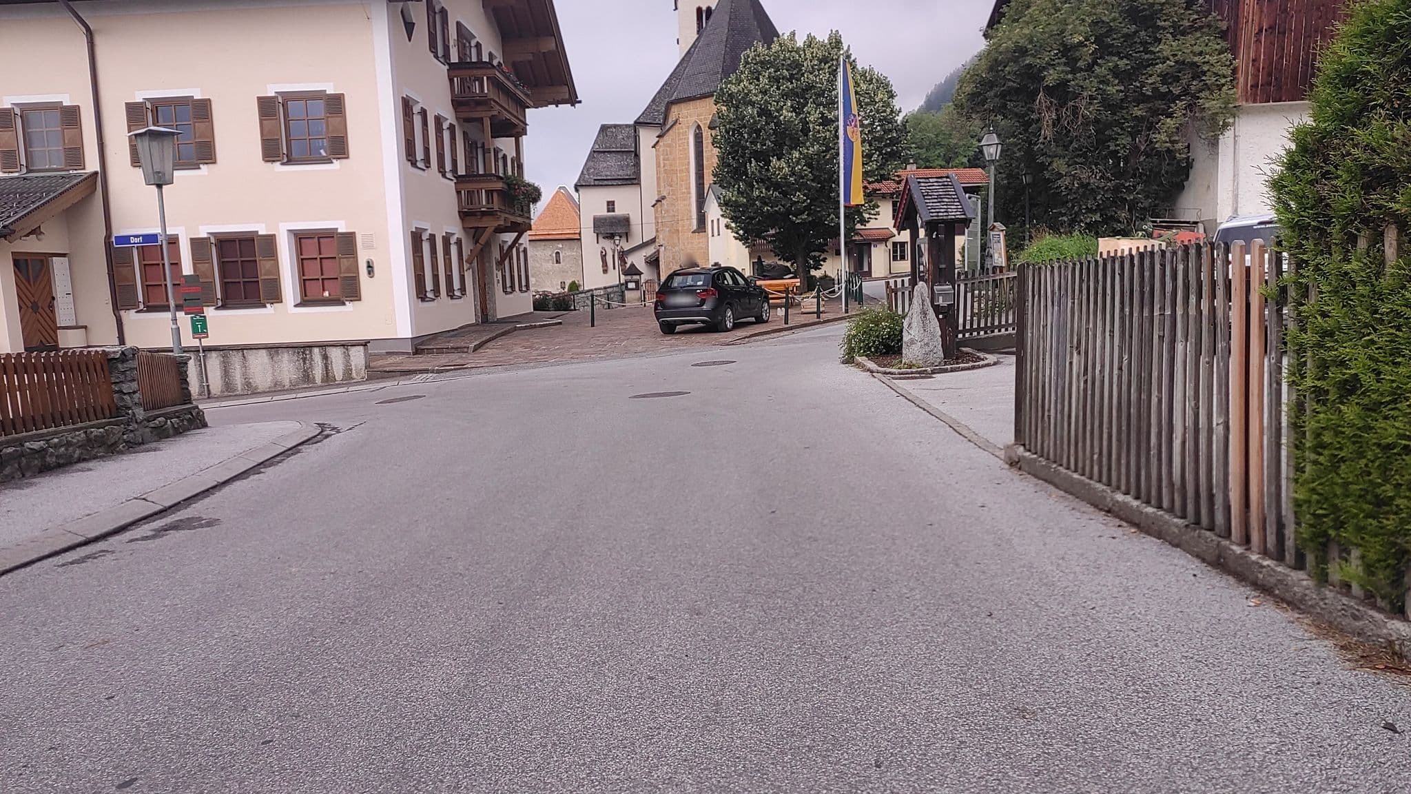 Street view near Hotel Dorfgasthof Schlösslstube - Stuhlfelden, Stuhlfelden — © consens_verkehrsplanung (CC BY-SA · Mapillary)