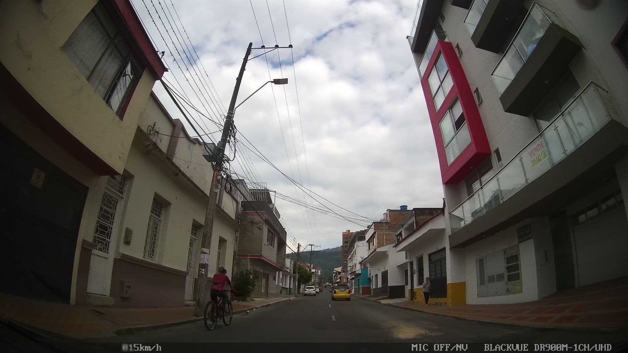 Street view near CoCoCu Hostel, Ibagué — © kaart_2 (CC BY-SA · Mapillary)