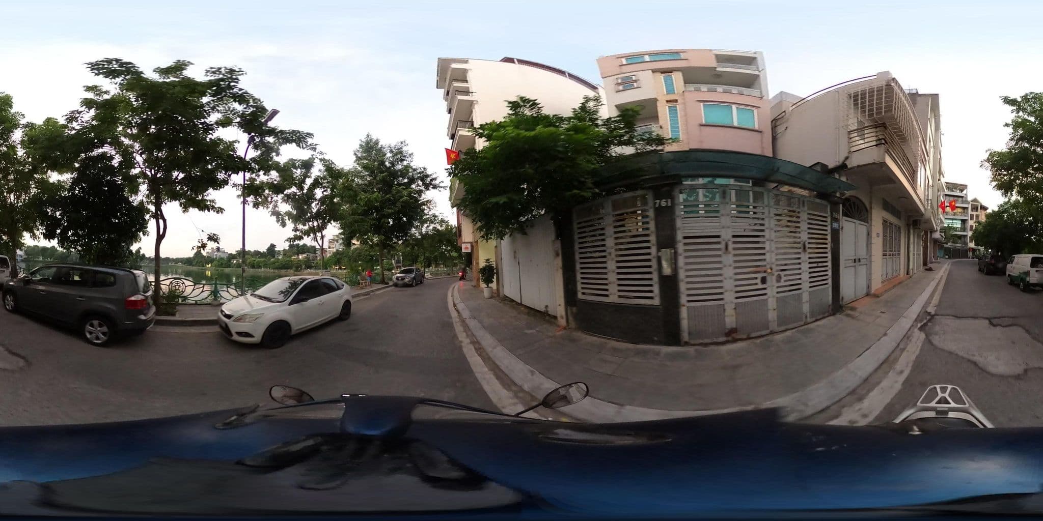Street view near iRest Orange Tay Ho Lakeside Apartment, Ba Dinh — © bemaps_1pd (CC BY-SA · Mapillary)