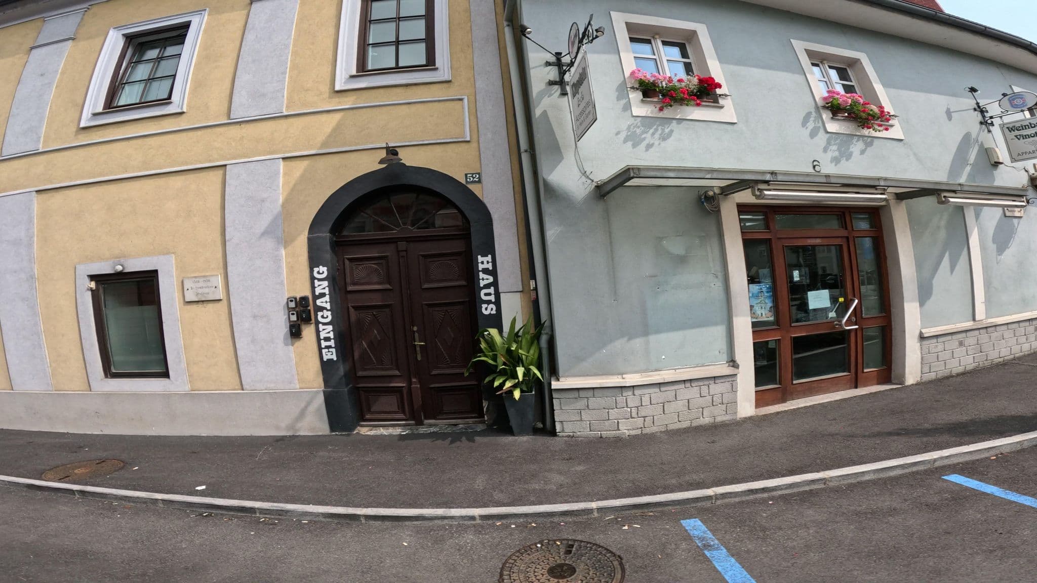 Street view near Hotel zum Goldenen Löwen, Ehrenhausen — © djpixel (CC BY-SA · Mapillary)