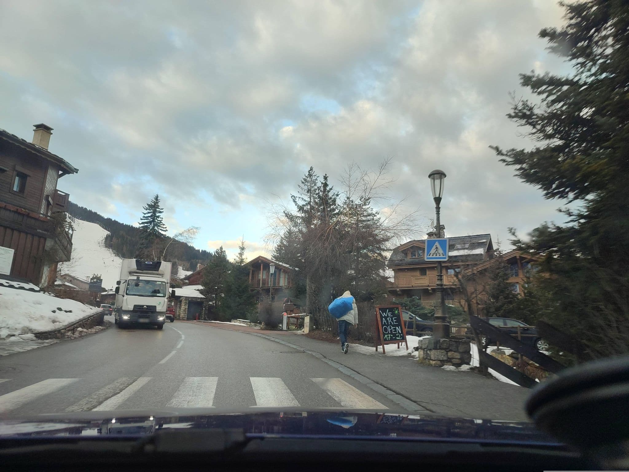 Street view near Lodge Les Merisiers, Saint-Bon-Tarentaise — © VincentCoq (CC BY-SA · Mapillary)