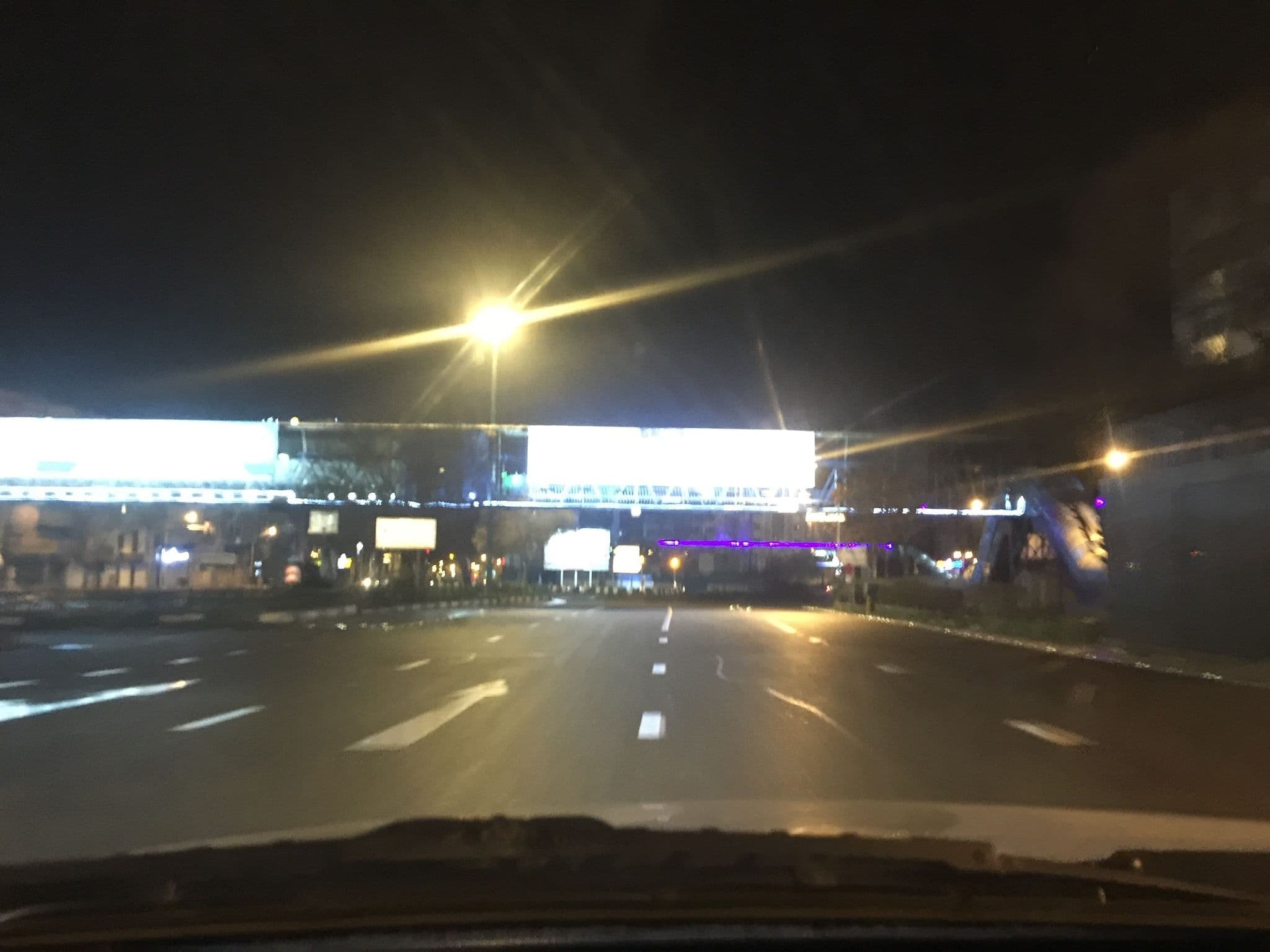 Street view near Morvarid Hotel | هتل مروارید, Tehran — © mosibat (CC BY-SA · Mapillary)