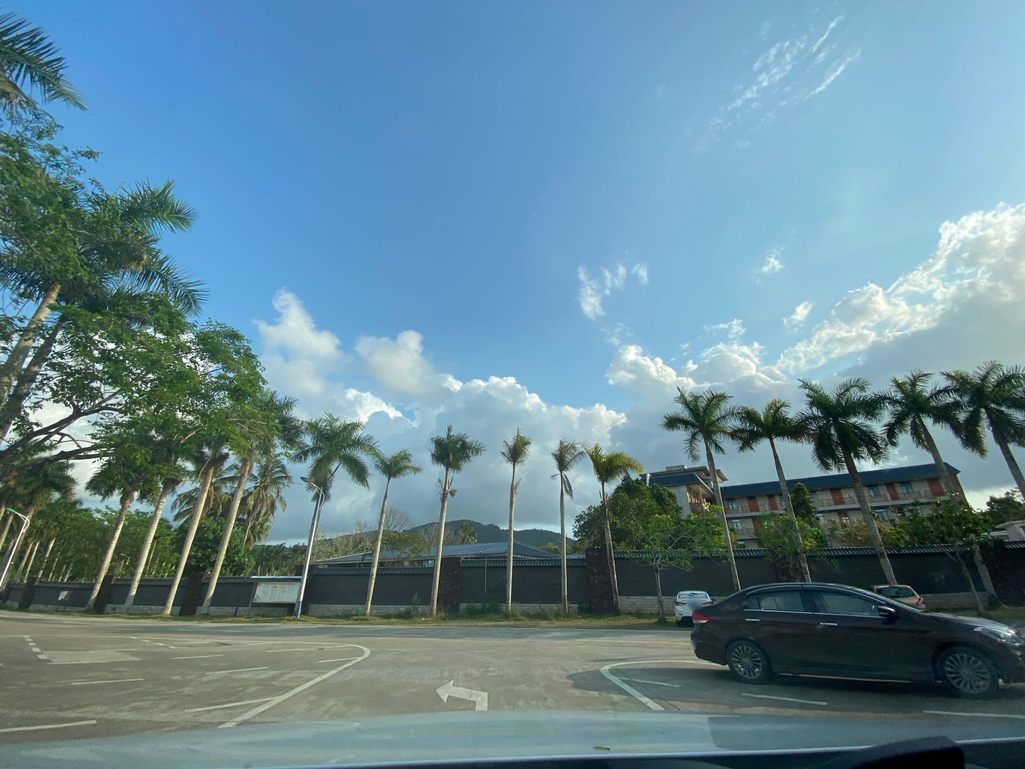 Street view near 万泉河, Wanning — © adirricor (CC BY-SA · Mapillary)