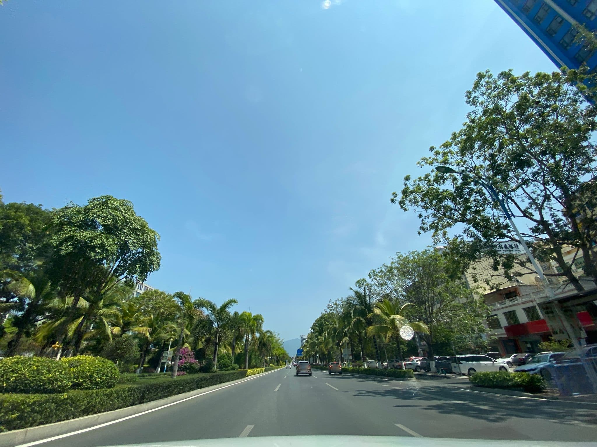 Street view near Yiyuan Lanbao Hotel, Baocheng — © adirricor (CC BY-SA · Mapillary)