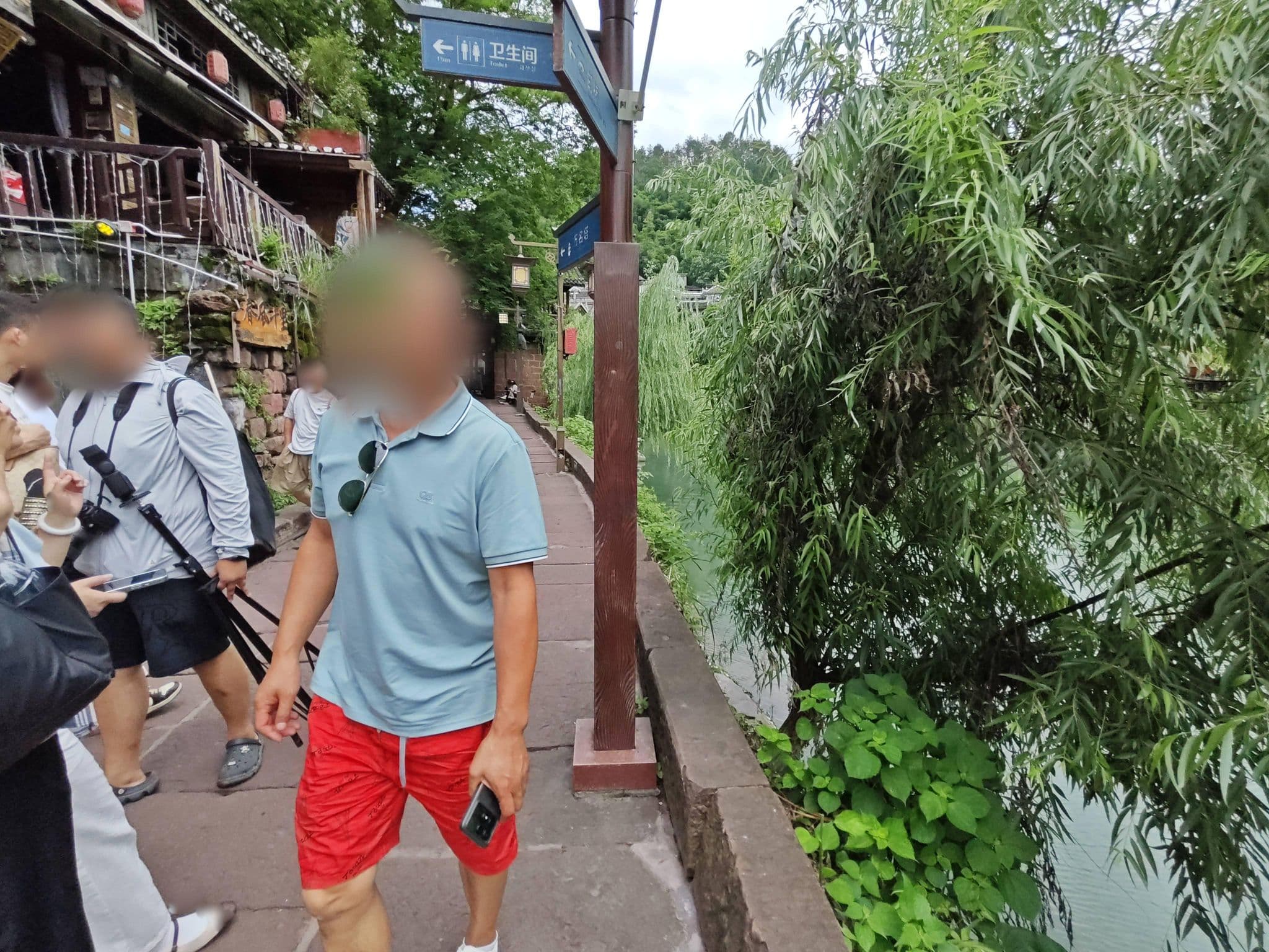 Street view near 凤凰台观景酒店, Fenghuang — © xbd (CC BY-SA · Mapillary)