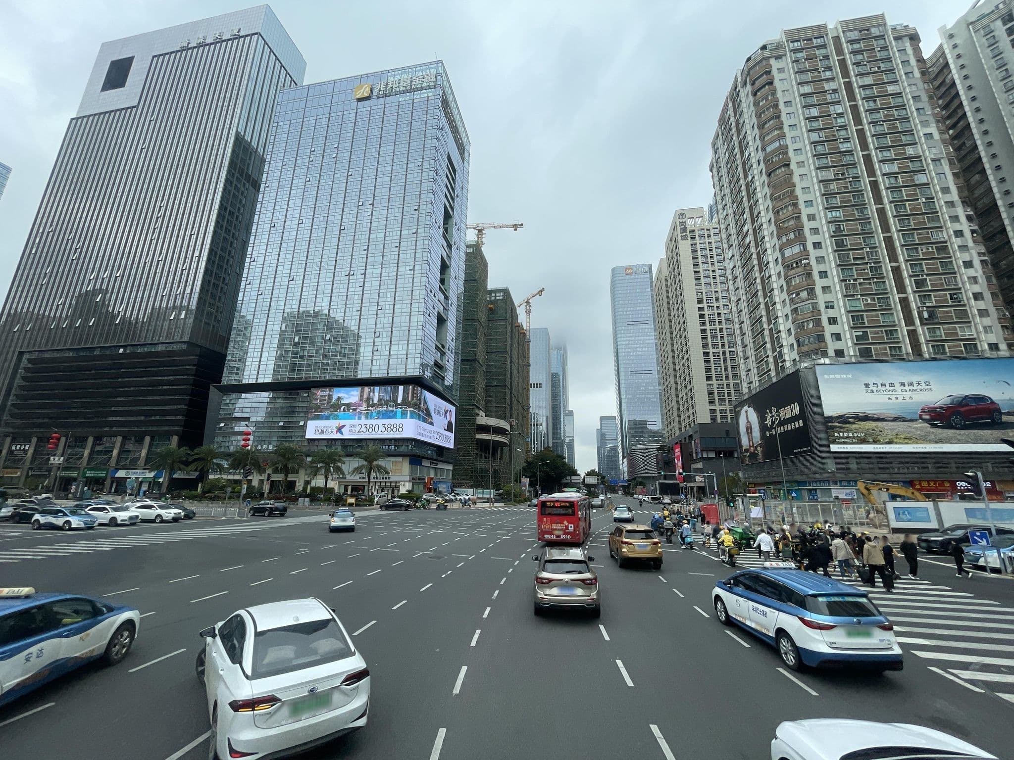 Street view near Grand View Hotel Shenzhen, Gangxia — © deleted_user (CC BY-SA · Mapillary)