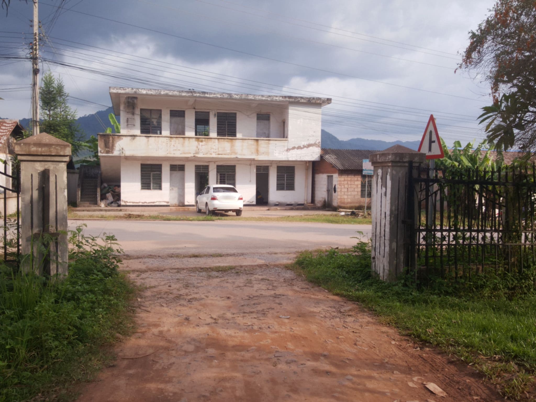 Street view near Ma Ny Vong Guest House, Mengwang — © chanthavone (CC BY-SA · Mapillary)