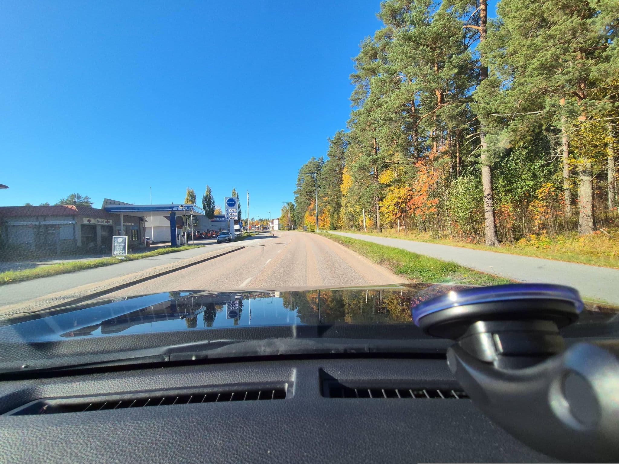 Street view near Hotelli - Ravintola Mierontie, Konnevesi — © Apirnus (CC BY-SA · Mapillary)