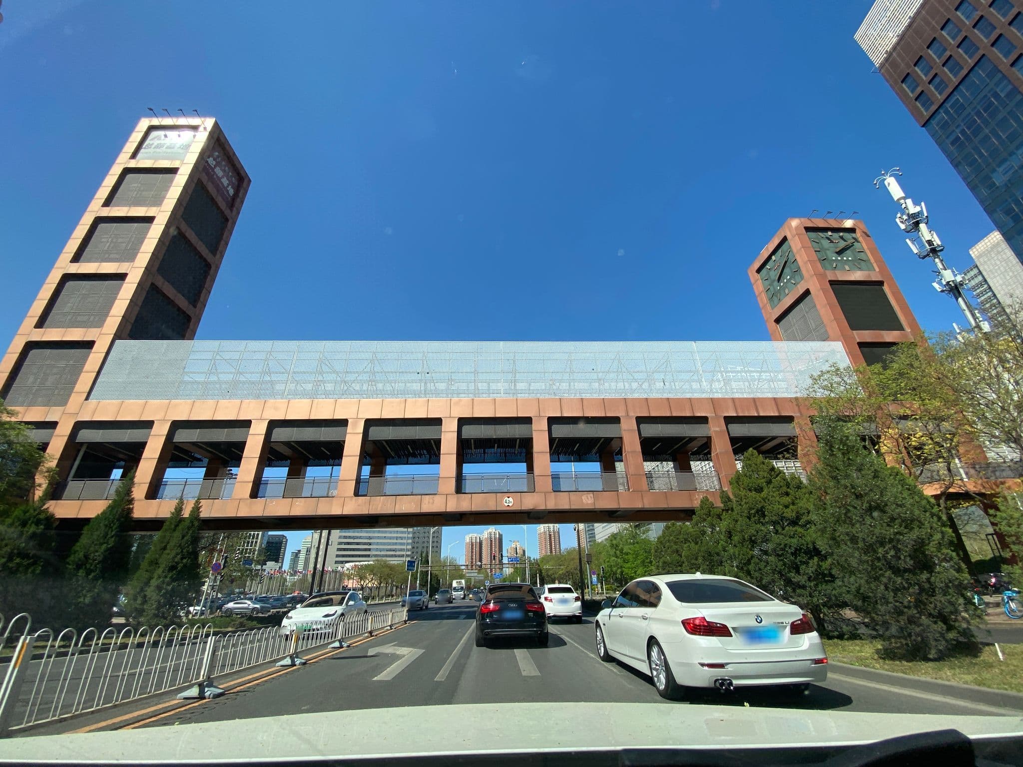 Street view near 玛雅岛酒店, Daxing — © adirricor (CC BY-SA · Mapillary)