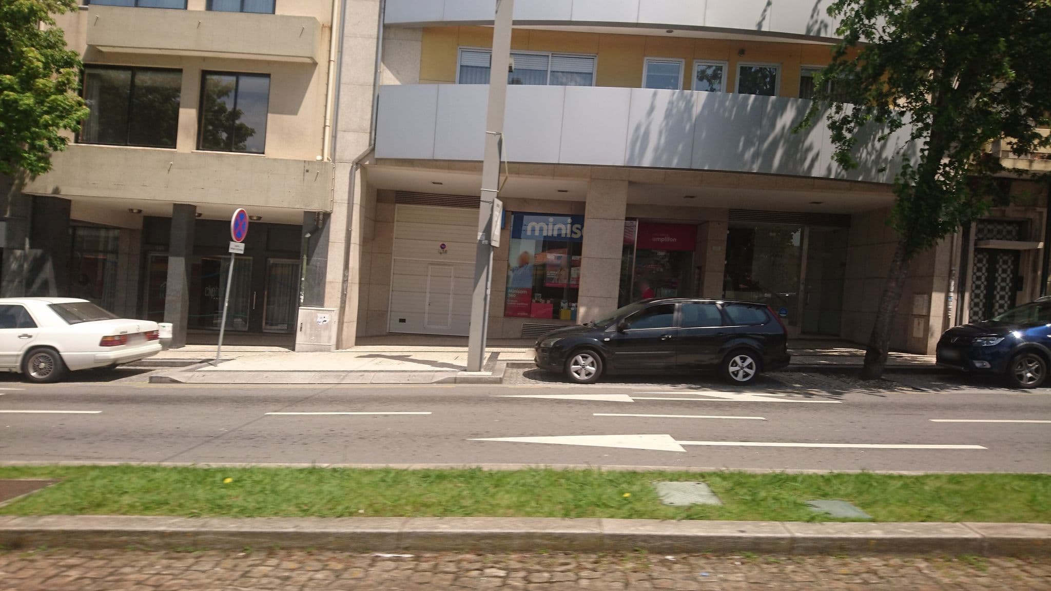 Street view near ClipHotel, Vila Nova de Gaia — © raleben (CC BY-SA · Mapillary)