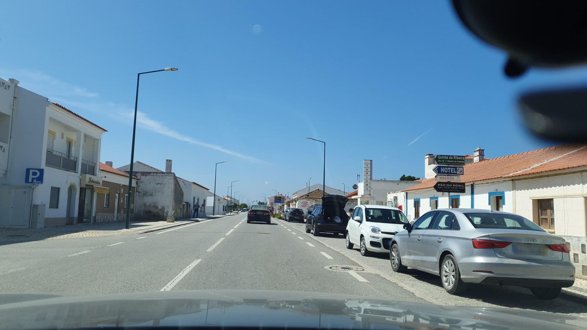 Street view near Hotel Alcatruz, Aljezur — © Barreiros (CC BY-SA · Mapillary)
