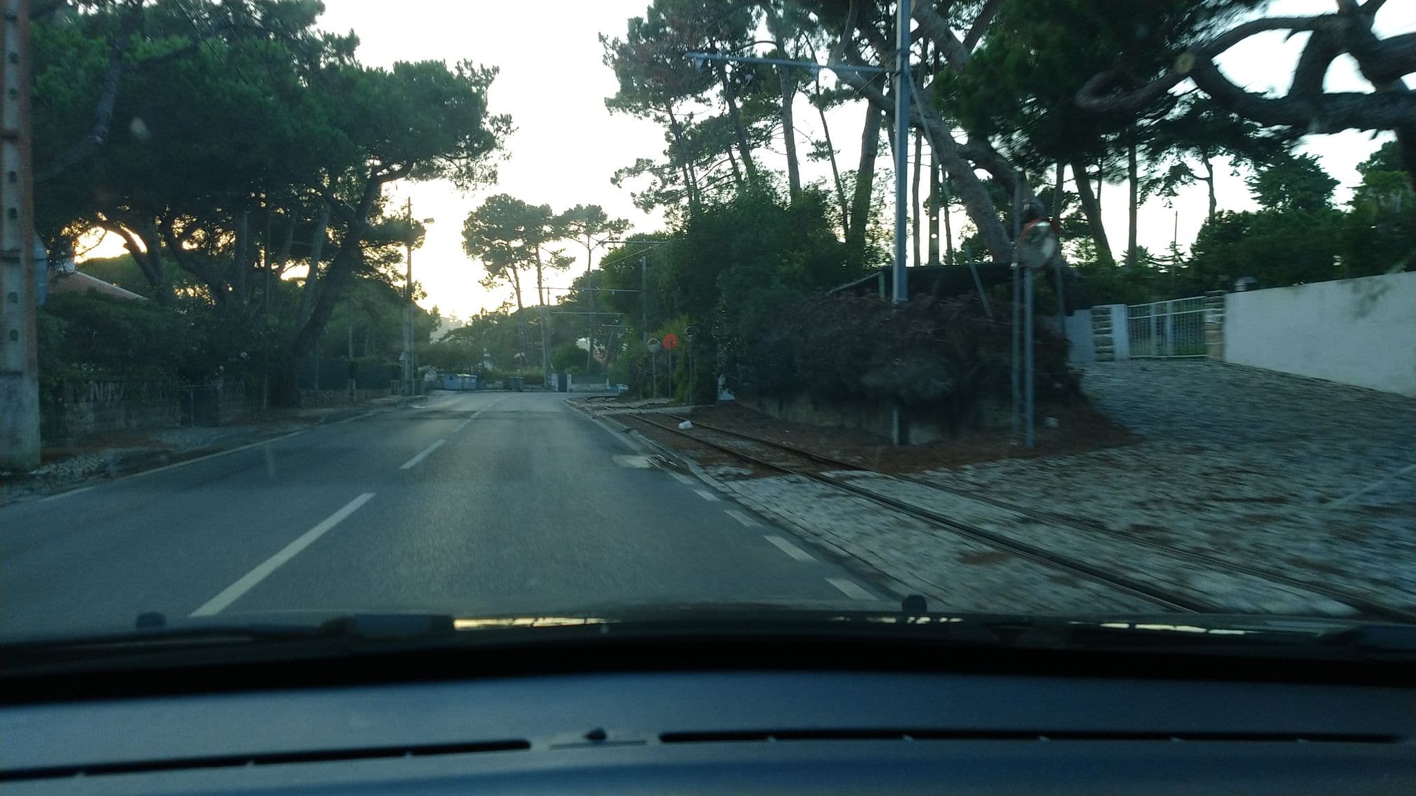 Street view near quinta 7 nomes, Colares — © asimonelli (CC BY-SA · Mapillary)
