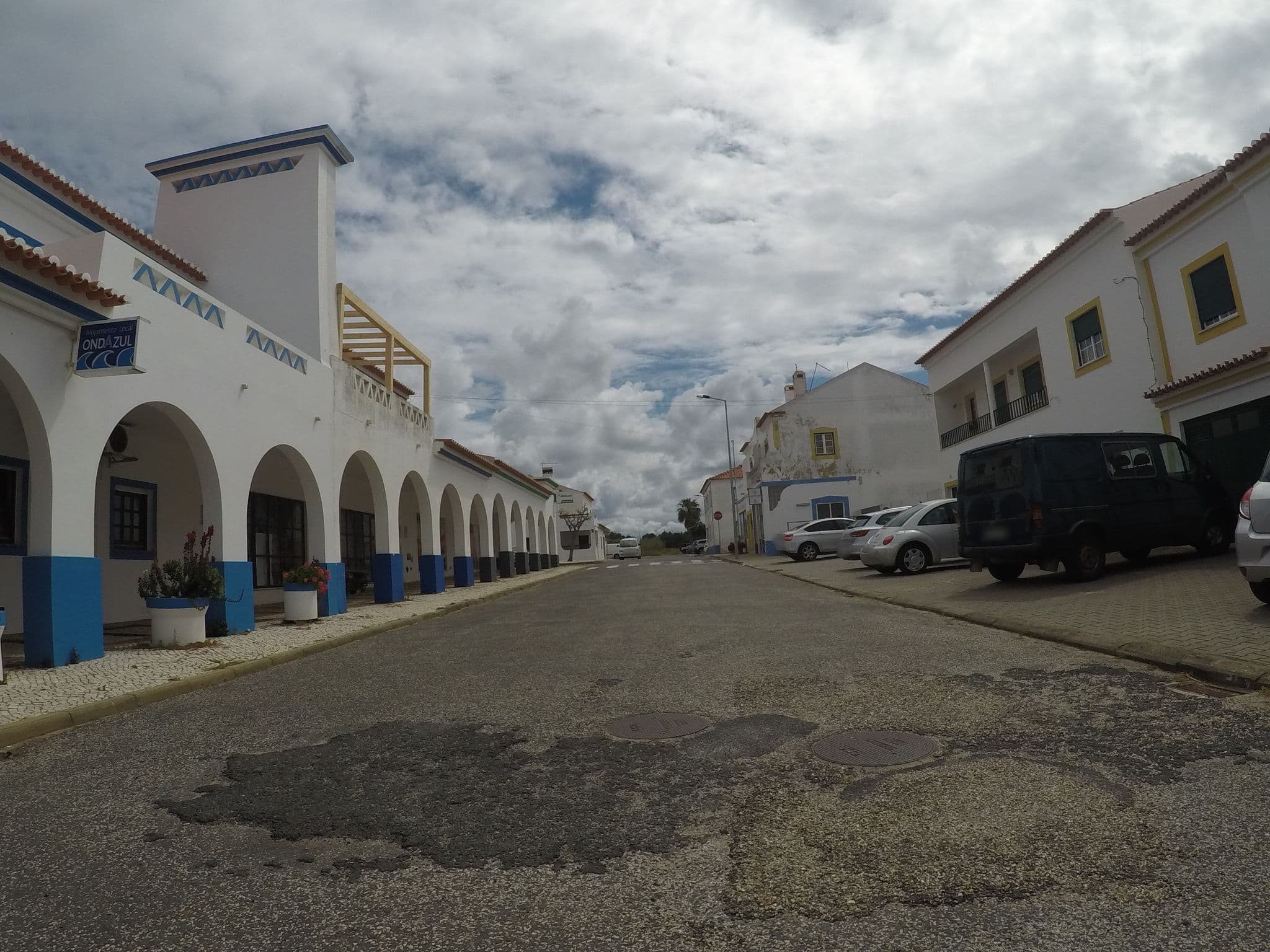 Street view near Ondazul, Zambujeira do Mar — © chrisbeddow (CC BY-SA · Mapillary)