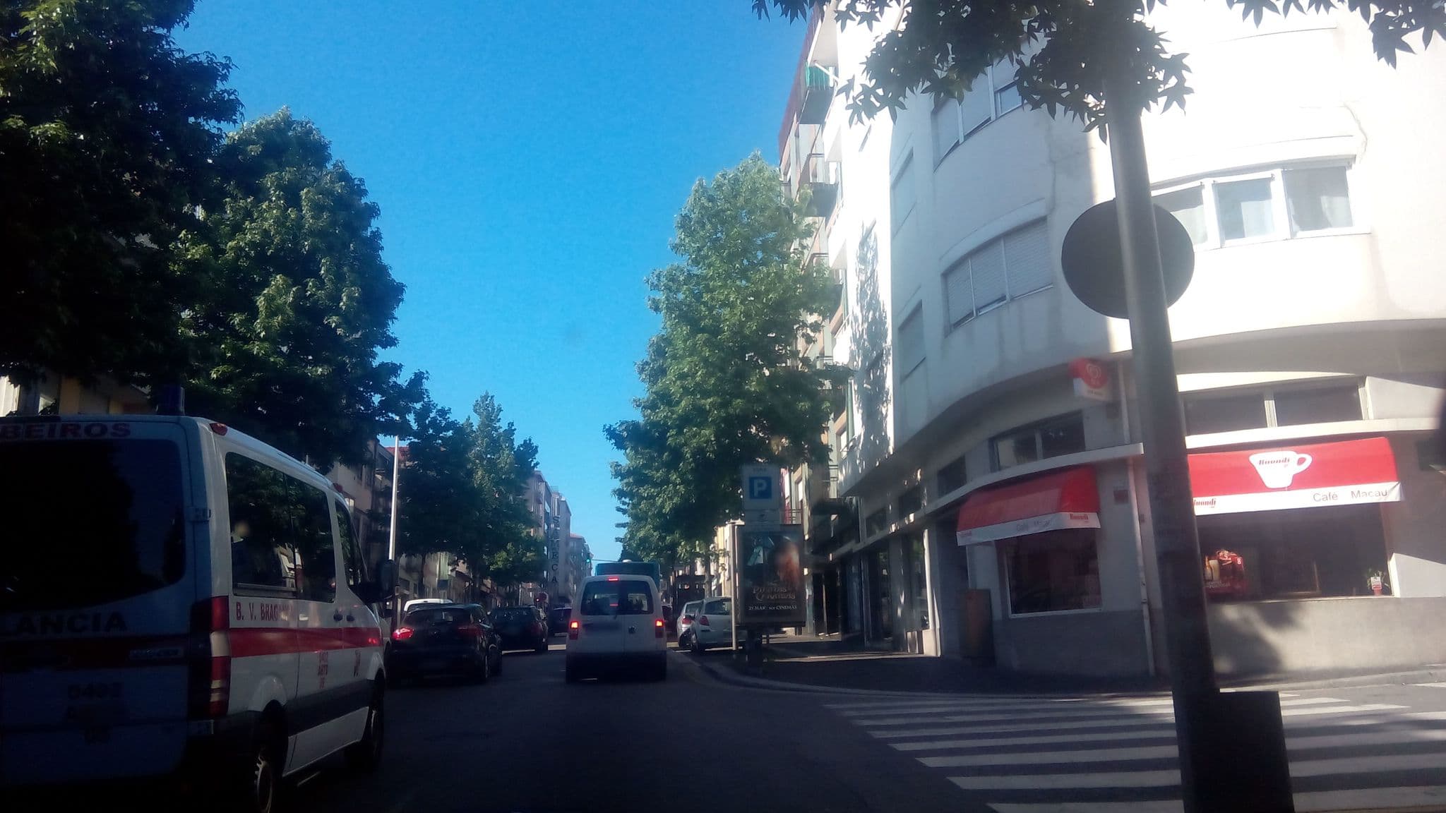 Street view near Residencial Faria Guimarães, Ameal — © nunogand (CC BY-SA · Mapillary)