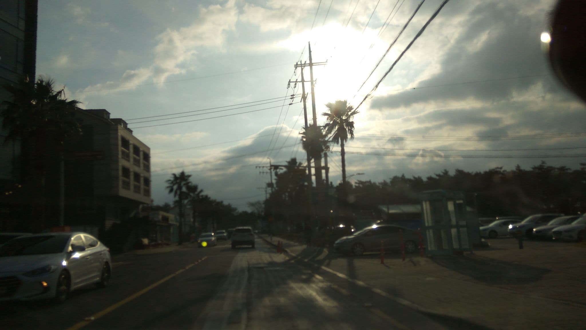 Street view near 블루스프링부띠끄호텔, Gaigeturi — © eneerhut (CC BY-SA · Mapillary)