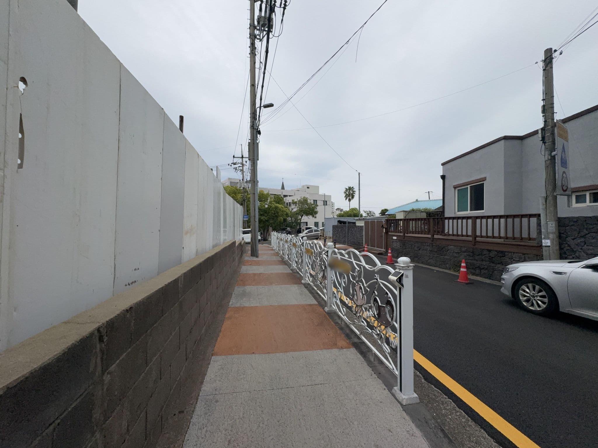 Street view near Jeju Island Hotel Prices, Jeju City — © eunju (CC BY-SA · Mapillary)