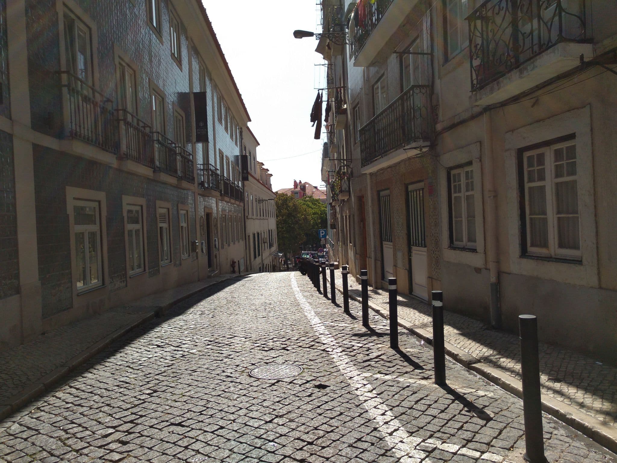 Street view near Lisboa Pessoa Hotel, São Mamede — © slashme (CC BY-SA · Mapillary)