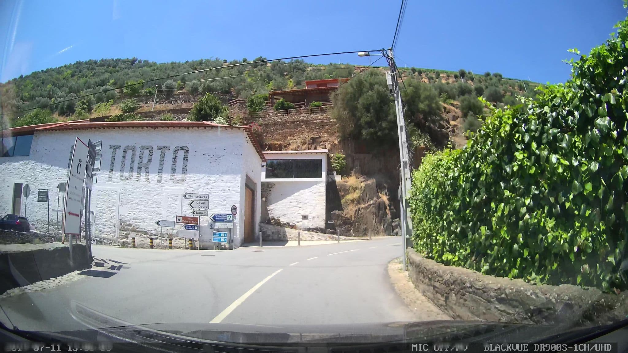 Street view near Casa da Encosta, Vilela — © sanjorgepinho (CC BY-SA · Mapillary)