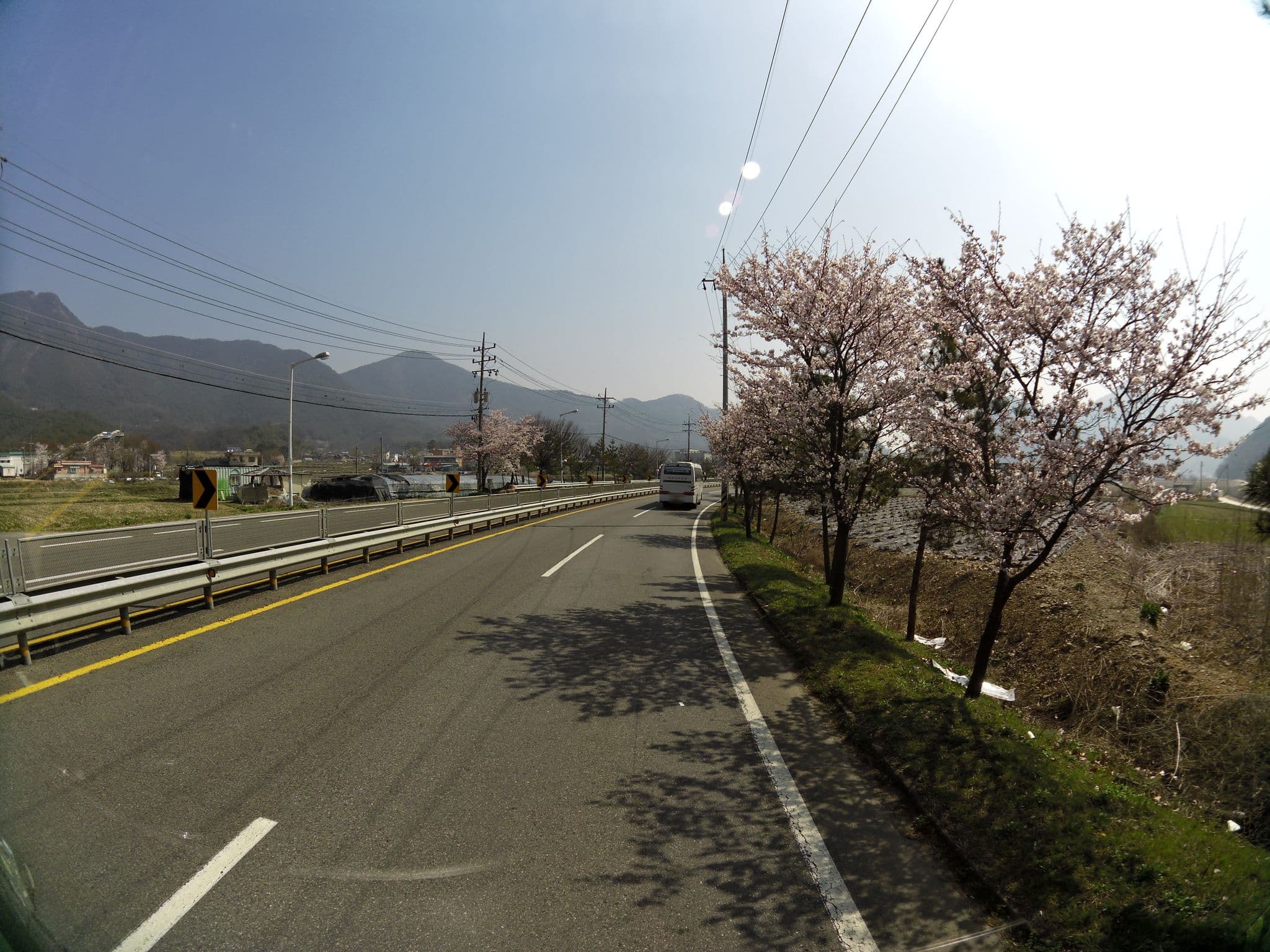 Street view near 레이크힐스관광호텔, Changnyeong — © xma (CC BY-SA · Mapillary)