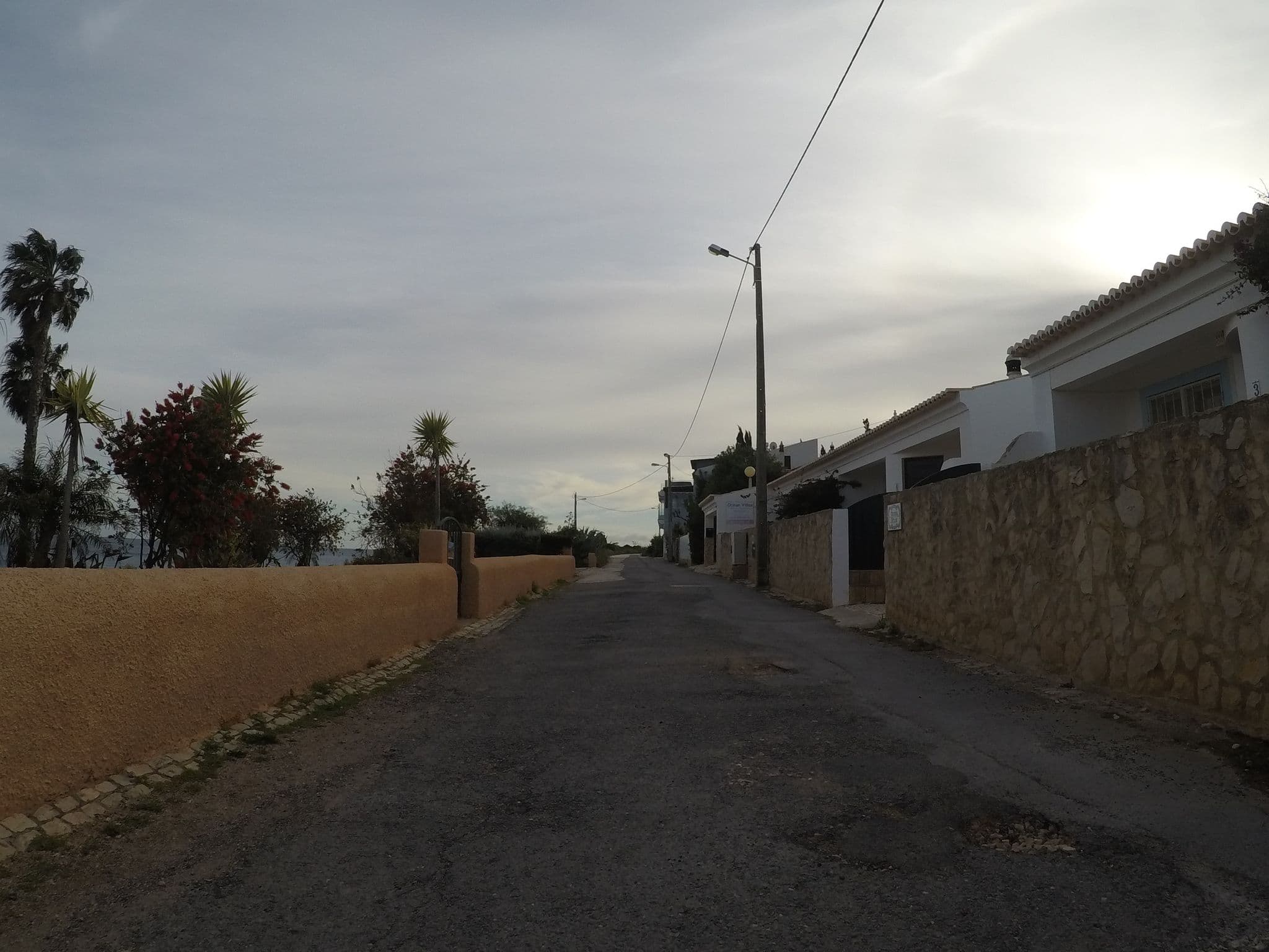 Street view near Ocean Villas, Senhora da Luz — © chrisbeddow (CC BY-SA · Mapillary)