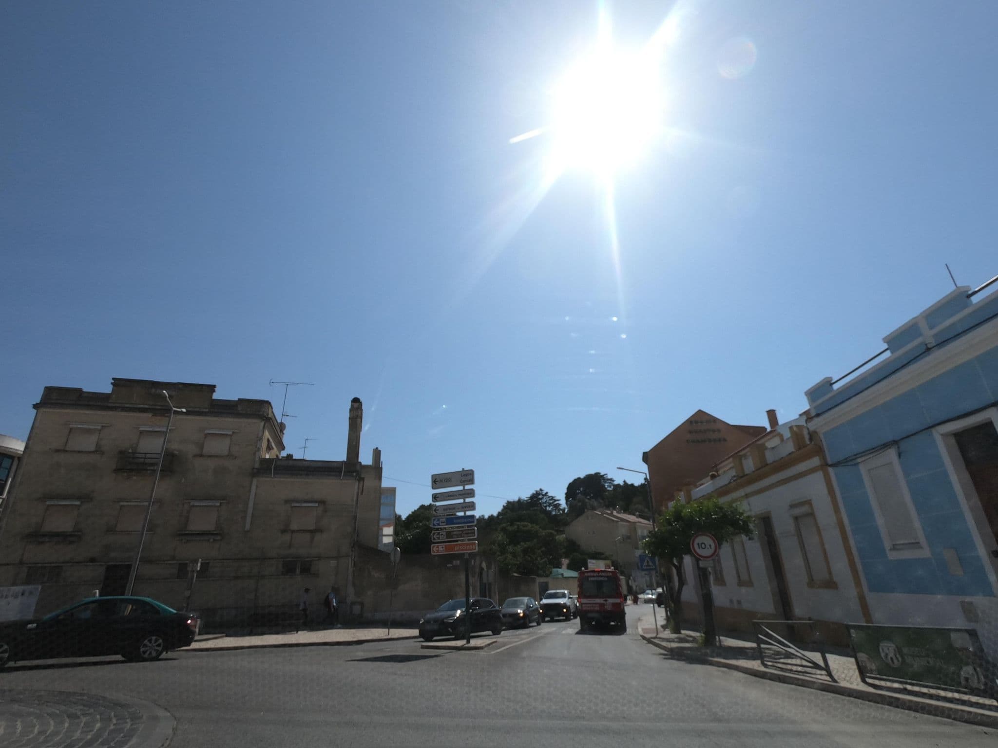 Street view near Residencial Os Fernandos, Santiago do Cacém — © filohipo (CC BY-SA · Mapillary)
