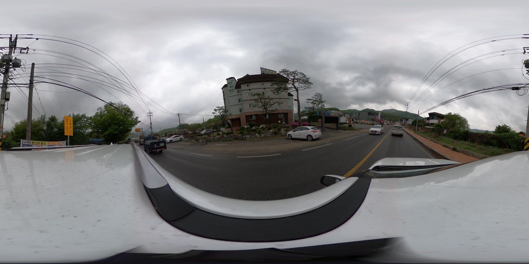 Street view near 봉화장, Chinch'ŏn — © eneerhut (CC BY-SA · Mapillary)