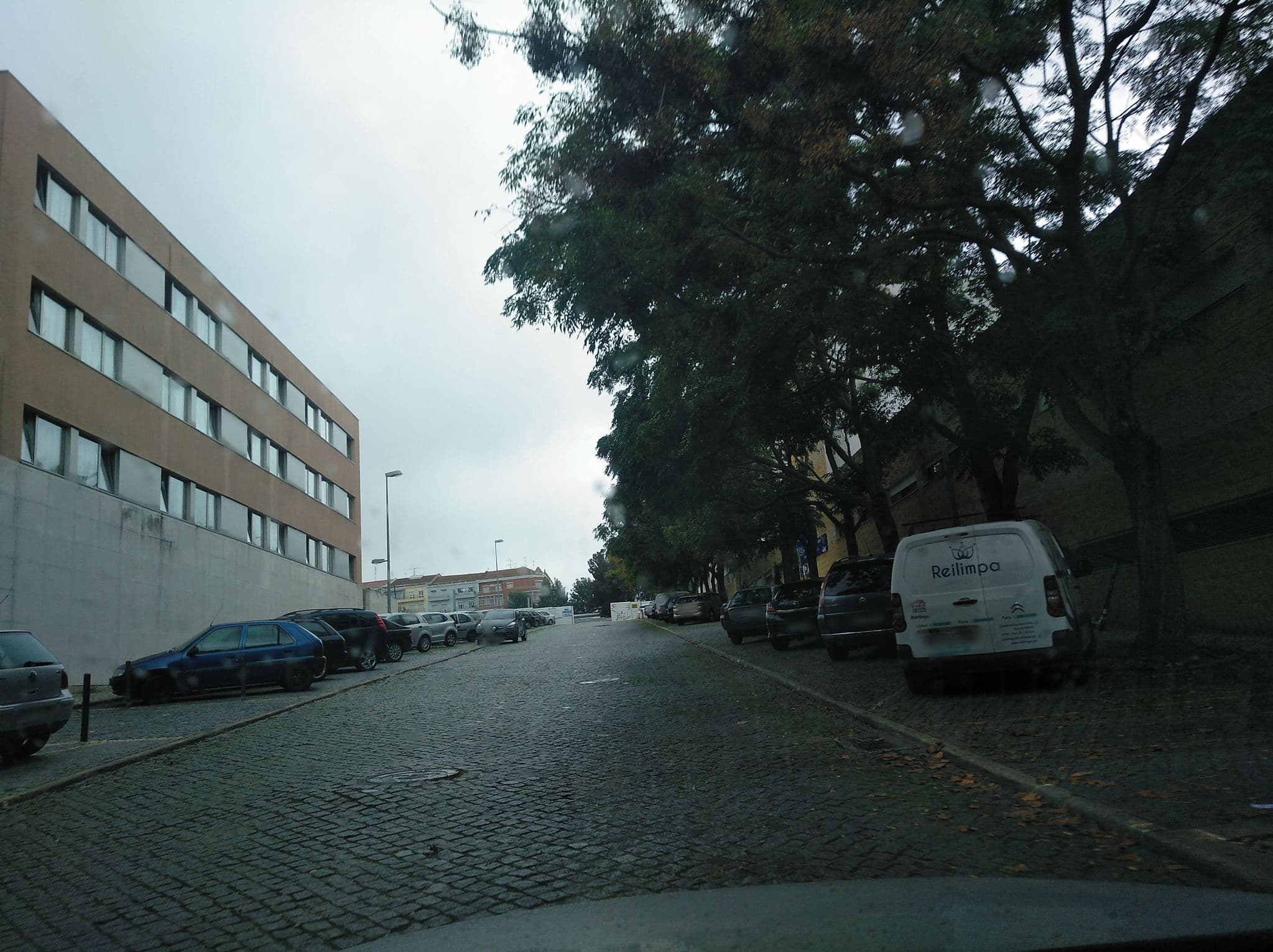 Street view near Youth Hostel Parque das Nações, Moscavide e Portela — © filohipo (CC BY-SA · Mapillary)