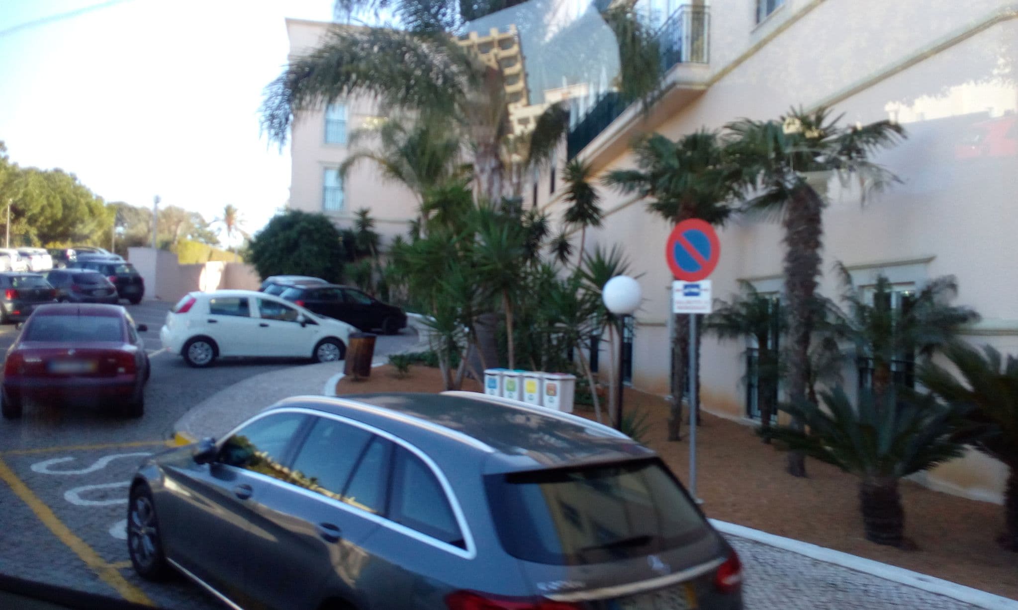 Street view near PortoBay Blue Ocean, Olhos de Água — © micmin1972 (CC BY-SA · Mapillary)