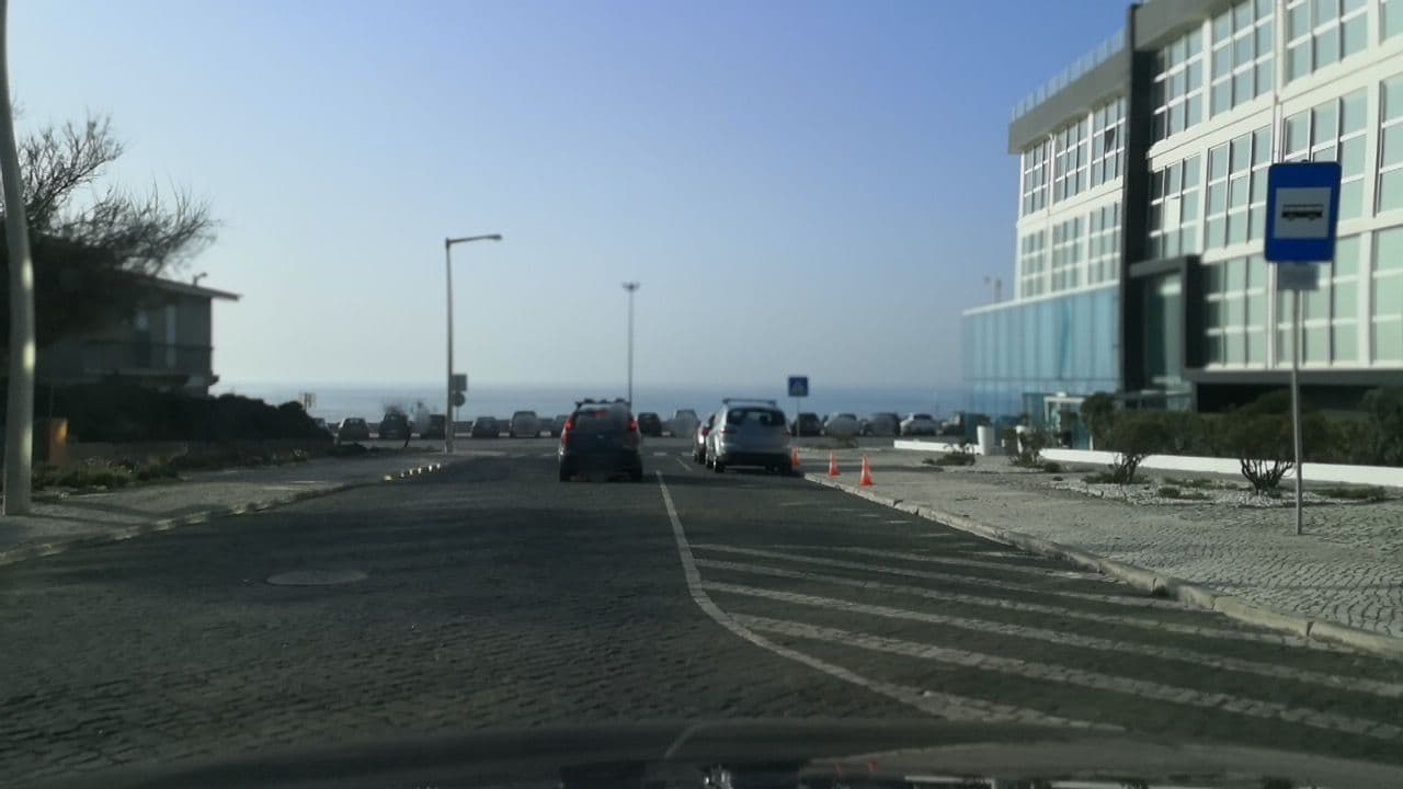 Street view near Hotel Mar e Sol, Marinha Grande — © sanjorgepinho (CC BY-SA · Mapillary)