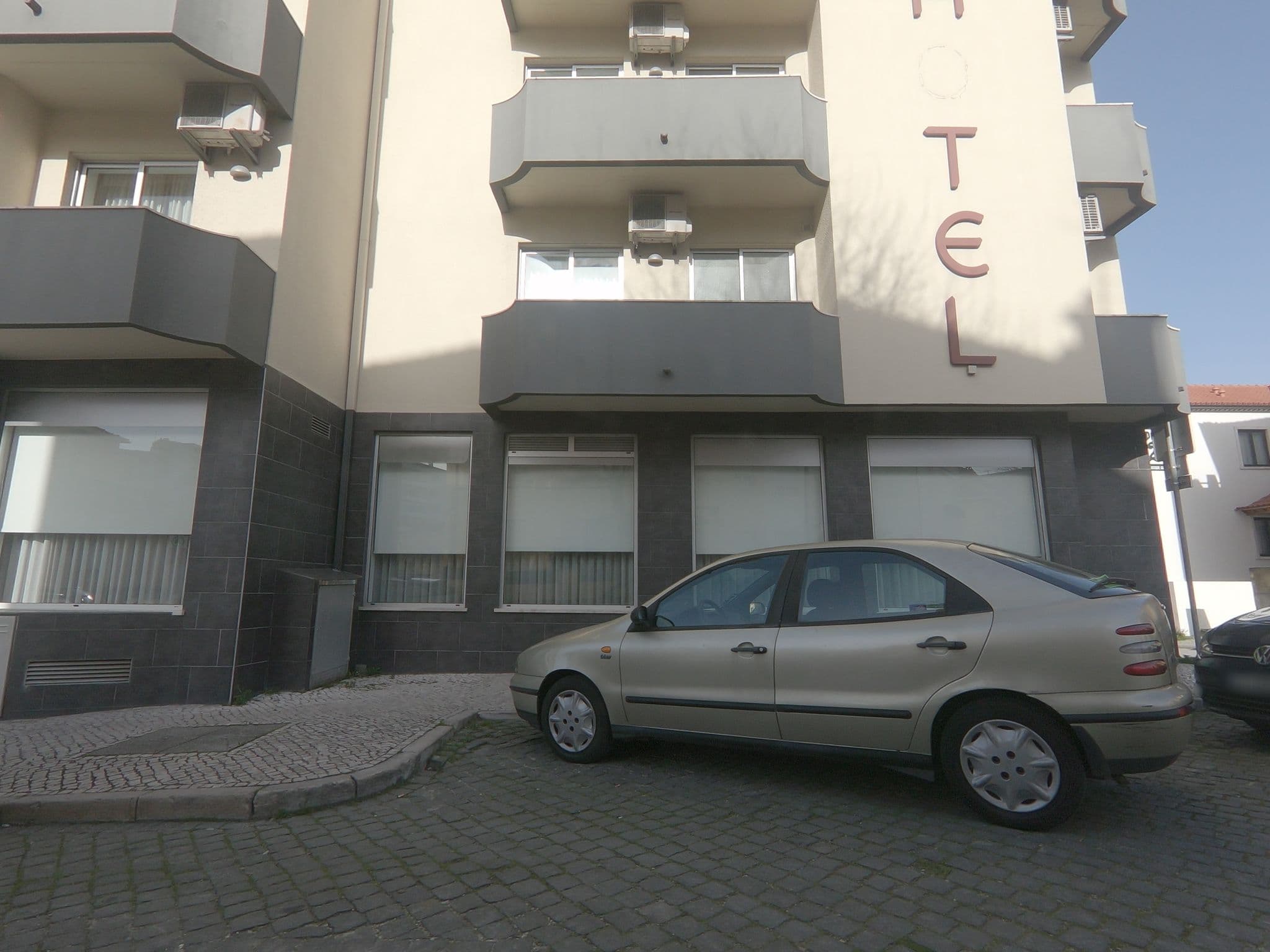 Street view near Hotel São Luis, Leiria — © sanjorgepinho (CC BY-SA · Mapillary)