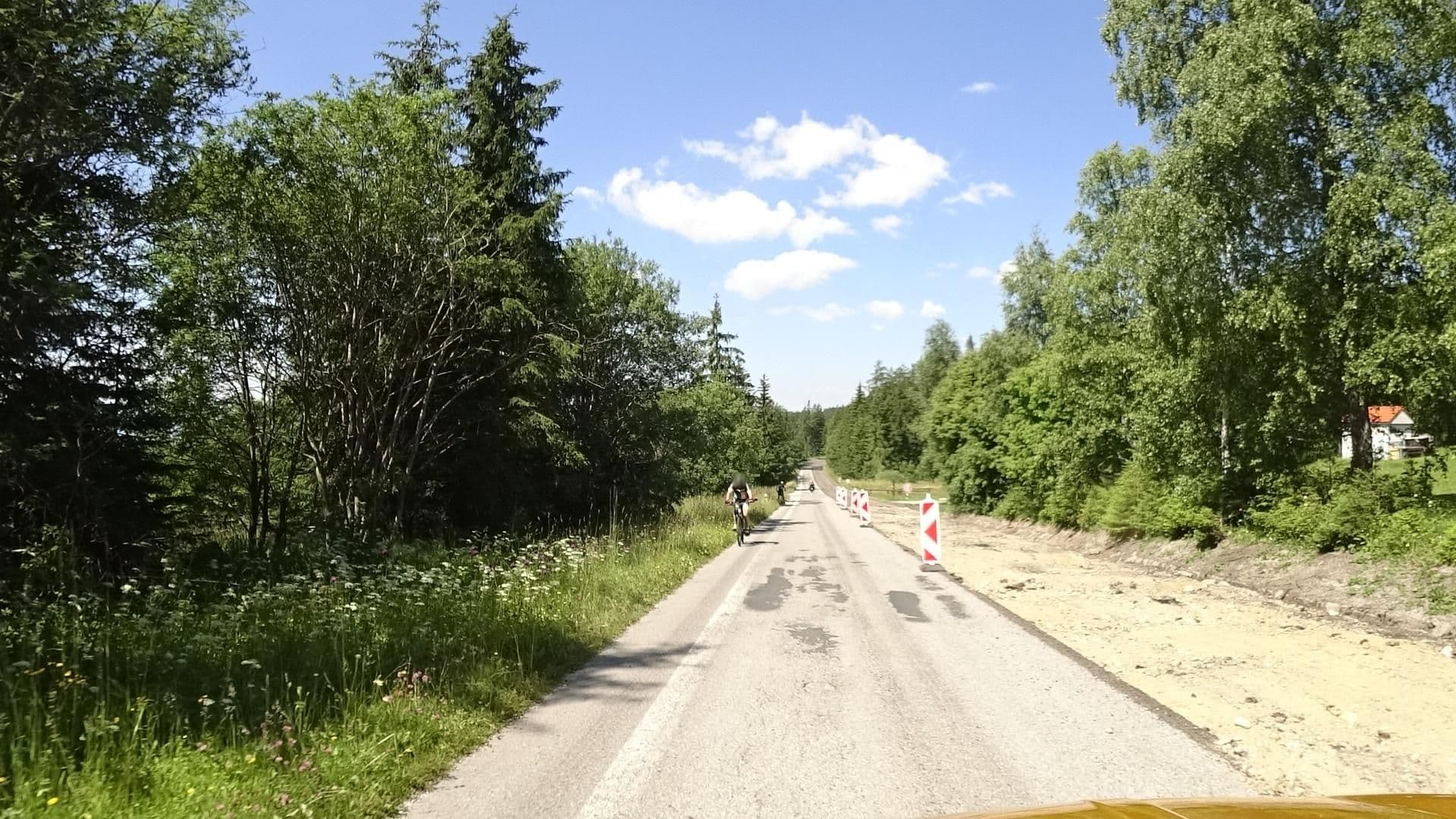 Street view near Ubytovacie zariadenie ŠL TANAPu, Štrba — © kino (CC BY-SA · Mapillary)