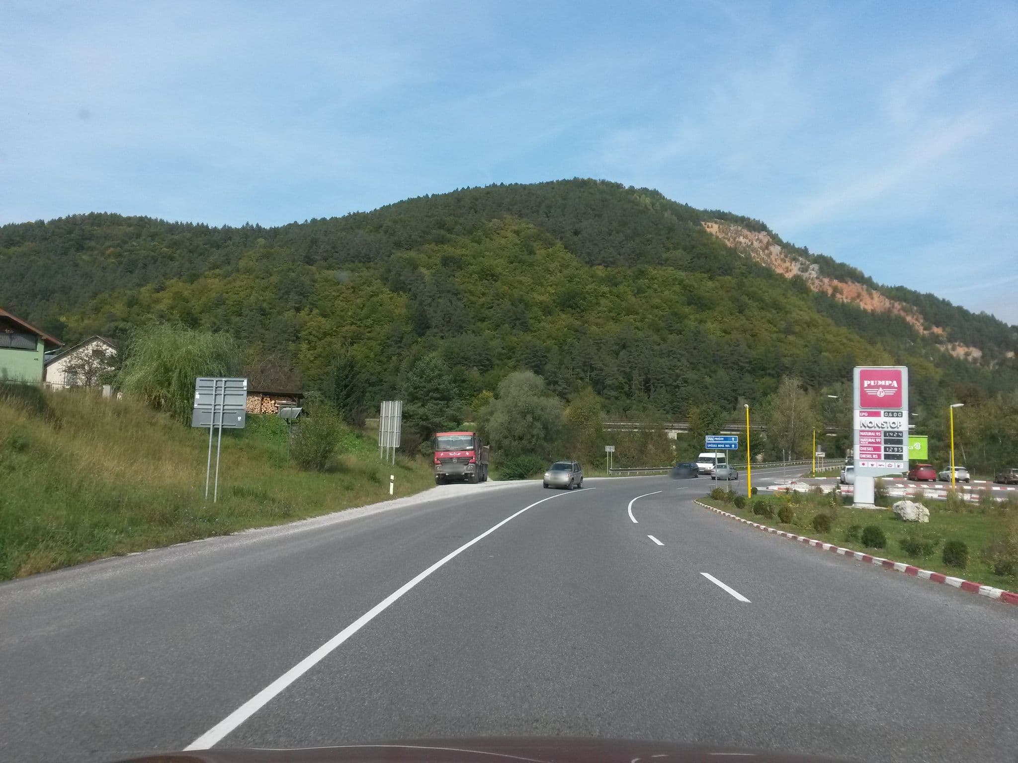Street view near Penzión Pumpa - QILA, s.r.o., Margecany — © pavolg (CC BY-SA · Mapillary)