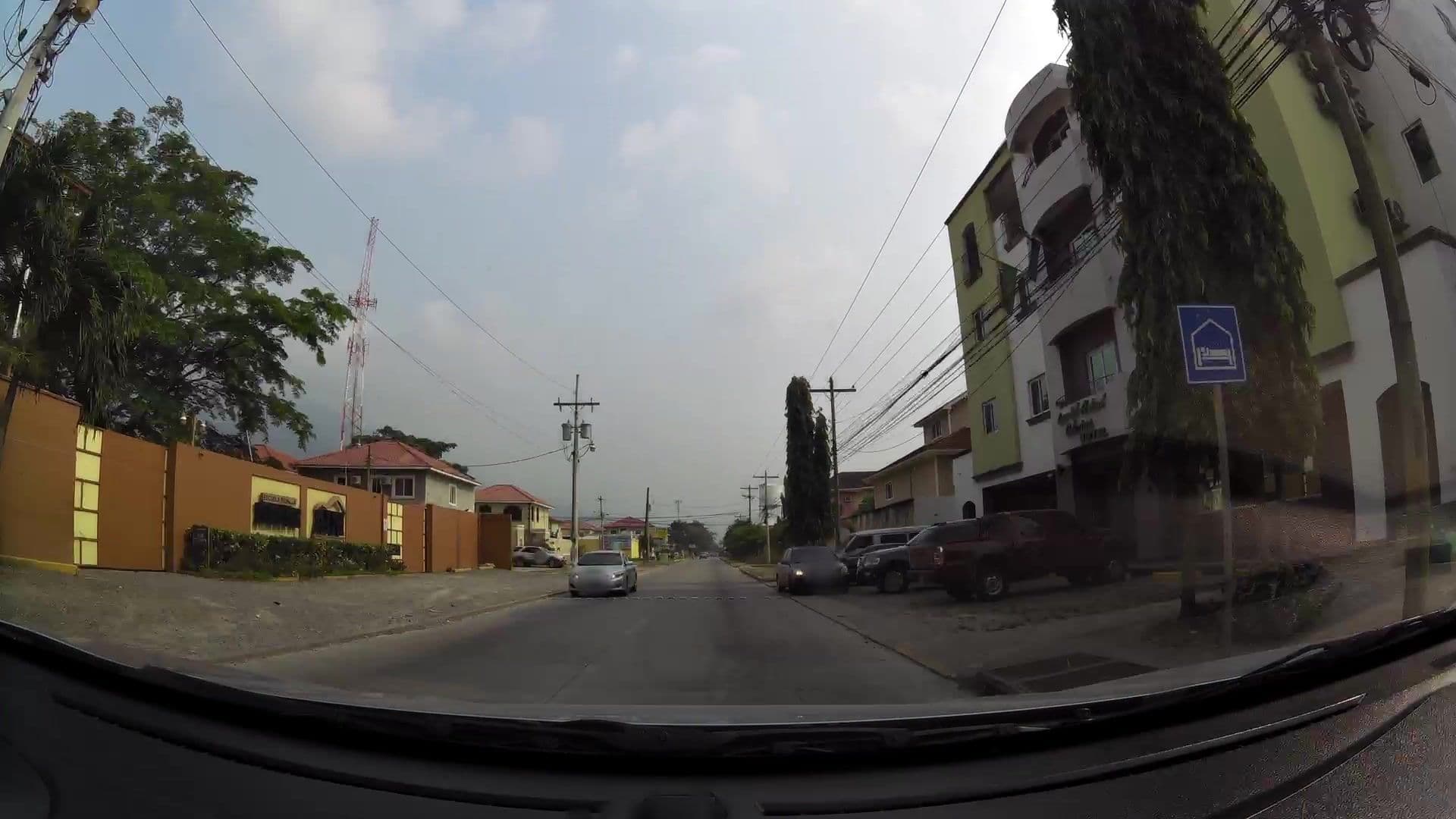 Street view near Hotel Casa Del Arbol Galerías, Peña Blanca — © kaartcam (CC BY-SA · Mapillary)