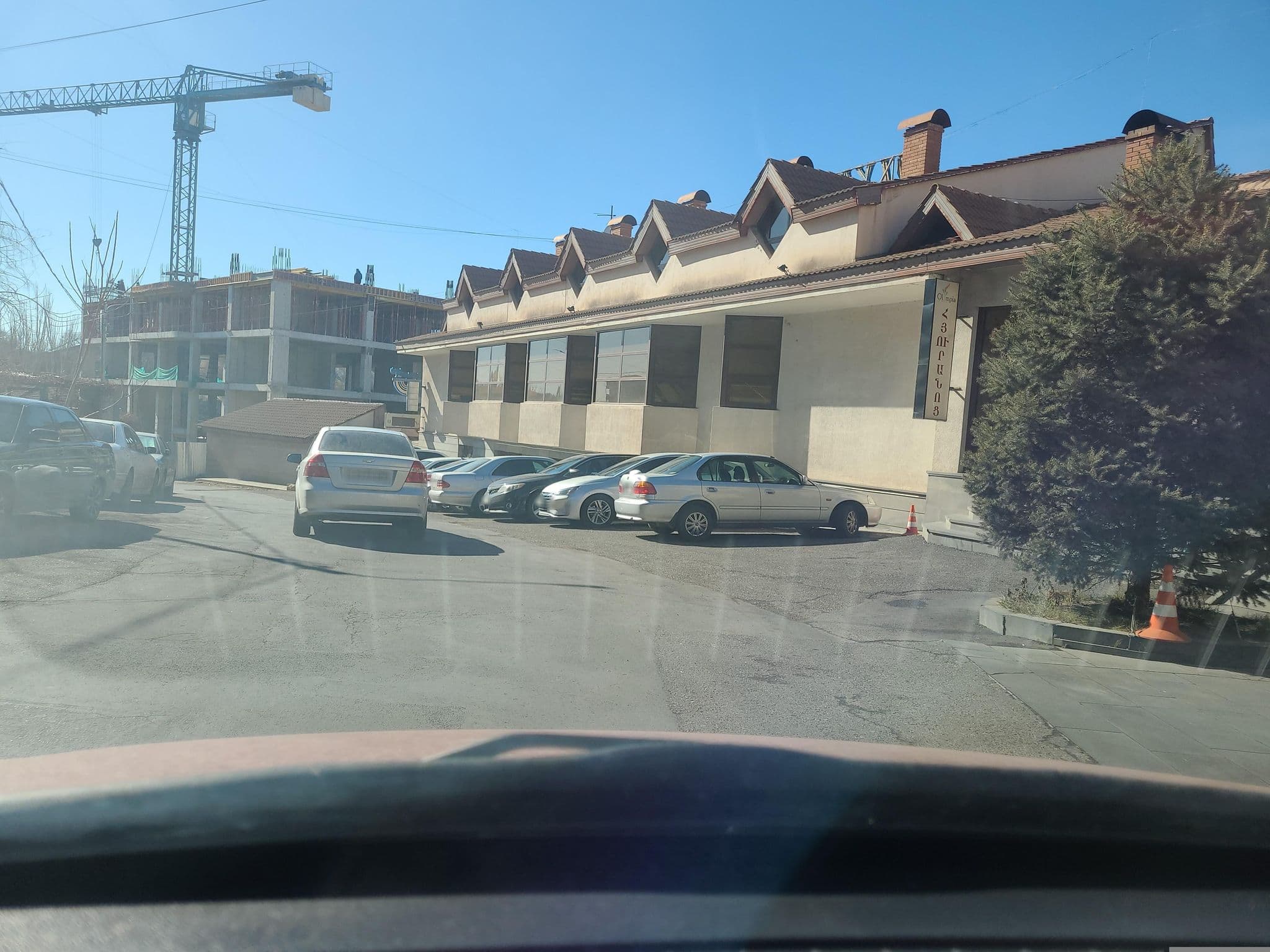 Street view near Olympia restaurant, Ajapnyak — © noktoborus (CC BY-SA · Mapillary)